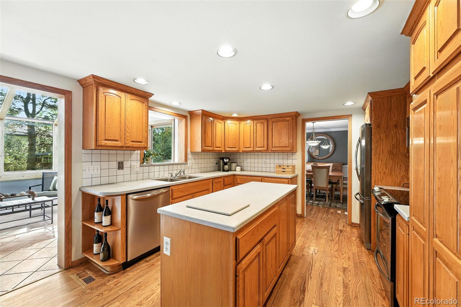 MLS Image #10 for 3871 s narcissus way,denver, Colorado
