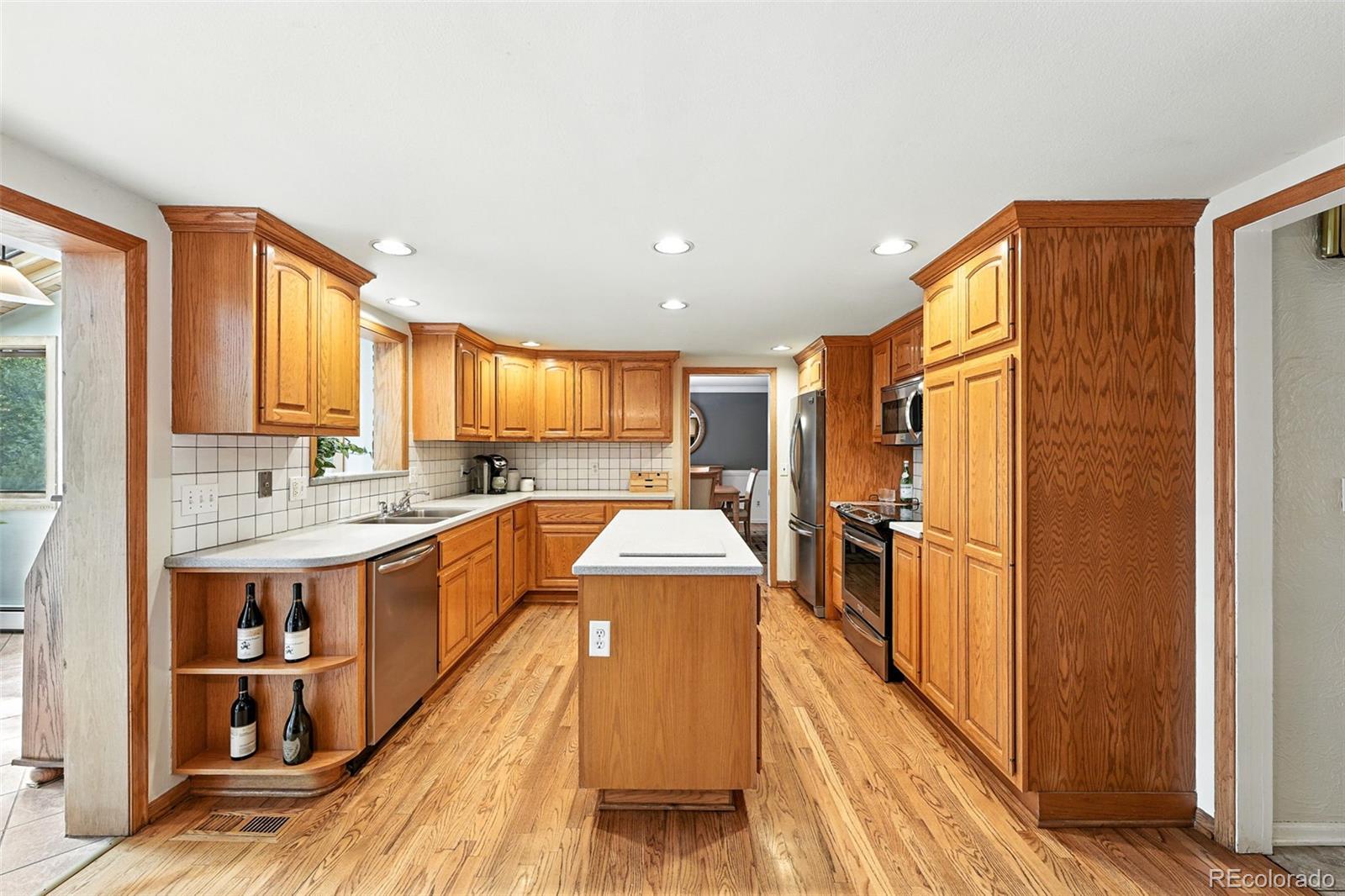 MLS Image #12 for 3871 s narcissus way,denver, Colorado