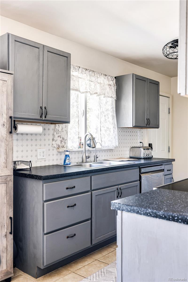 MLS Image #8 for 1511 s jackson street,denver, Colorado