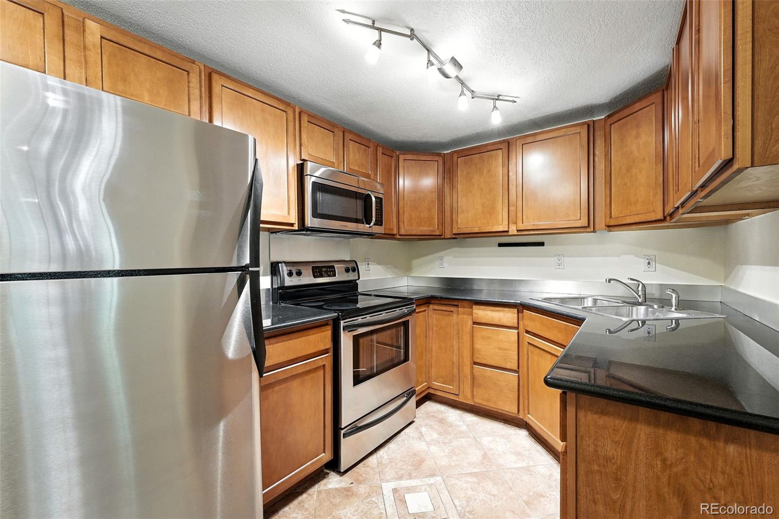 MLS Image #12 for 1045 n clarkson street,denver, Colorado