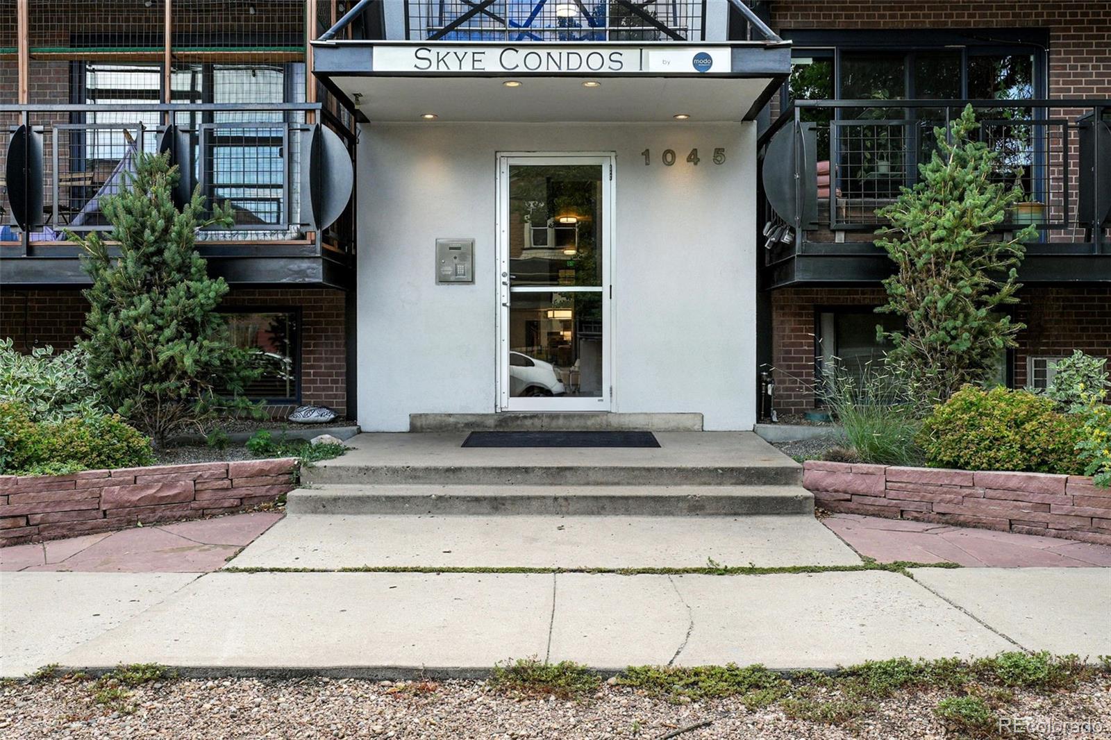 MLS Image #27 for 1045 n clarkson street,denver, Colorado