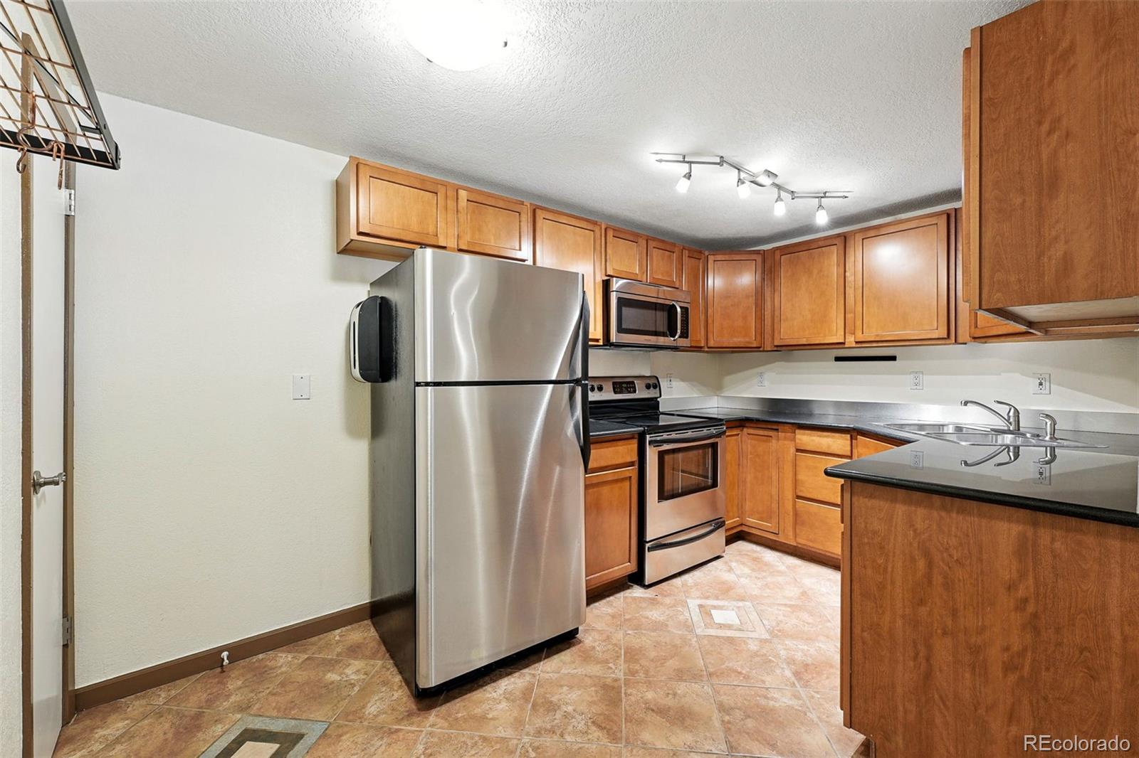 MLS Image #8 for 1045 n clarkson street,denver, Colorado