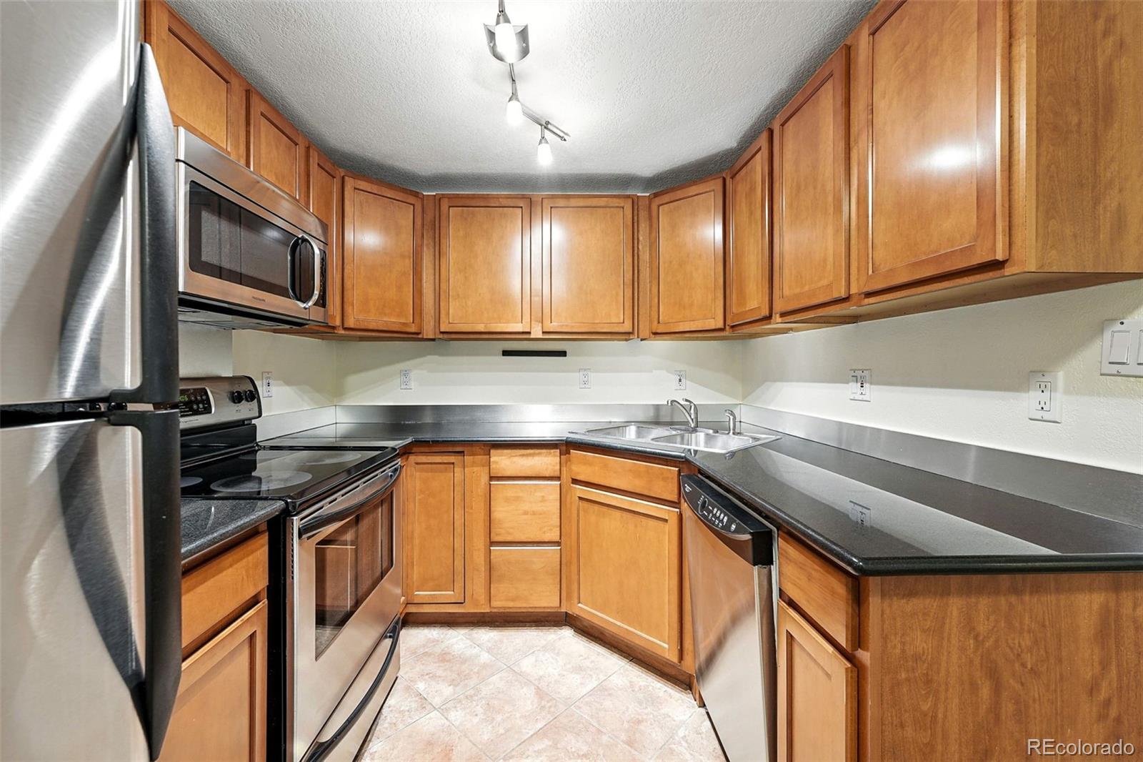 MLS Image #9 for 1045 n clarkson street,denver, Colorado