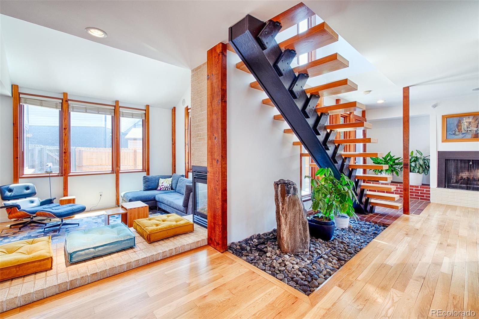 MLS Image #11 for 4049 s niagara way,denver, Colorado