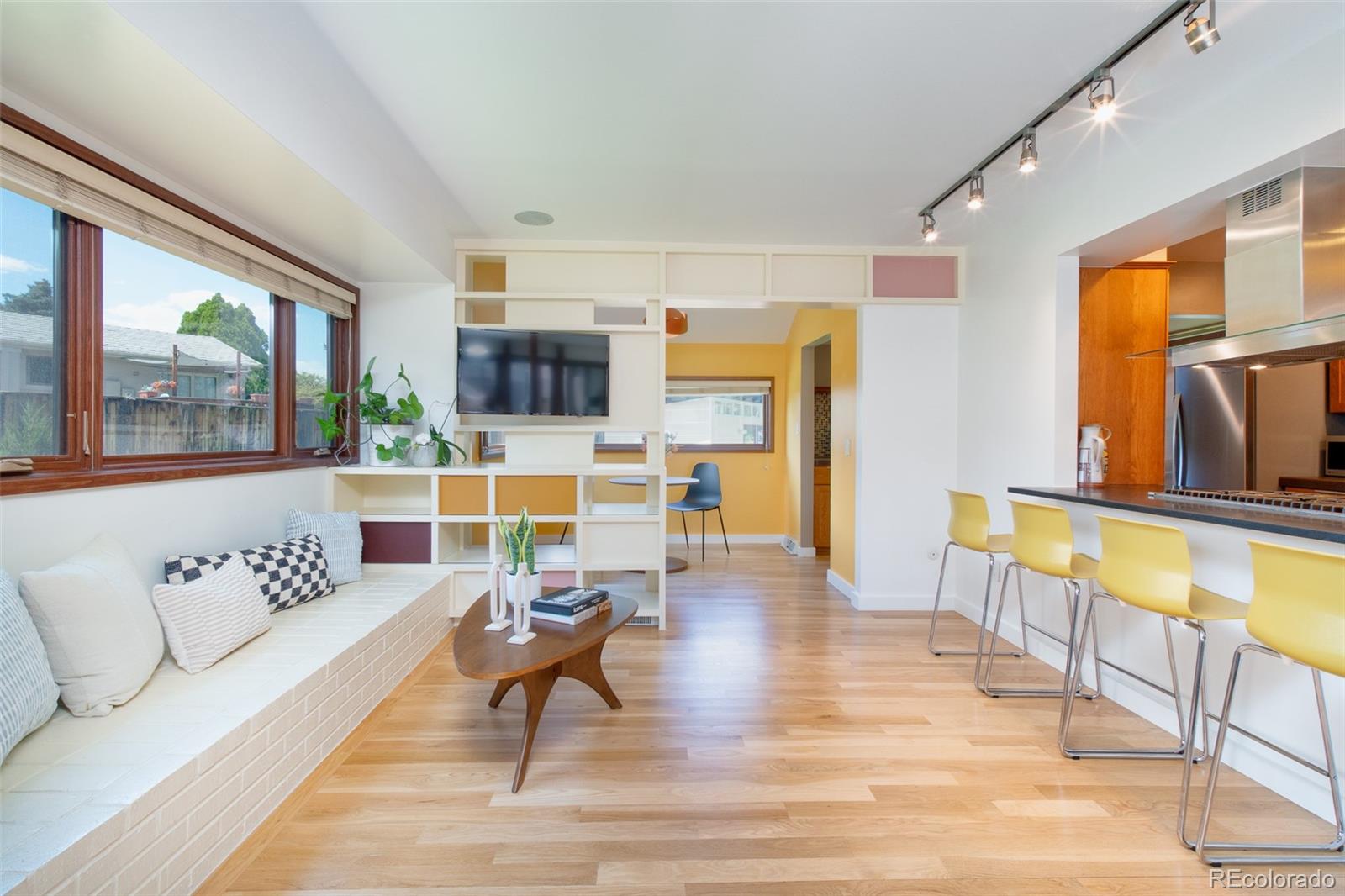 MLS Image #13 for 4049 s niagara way,denver, Colorado