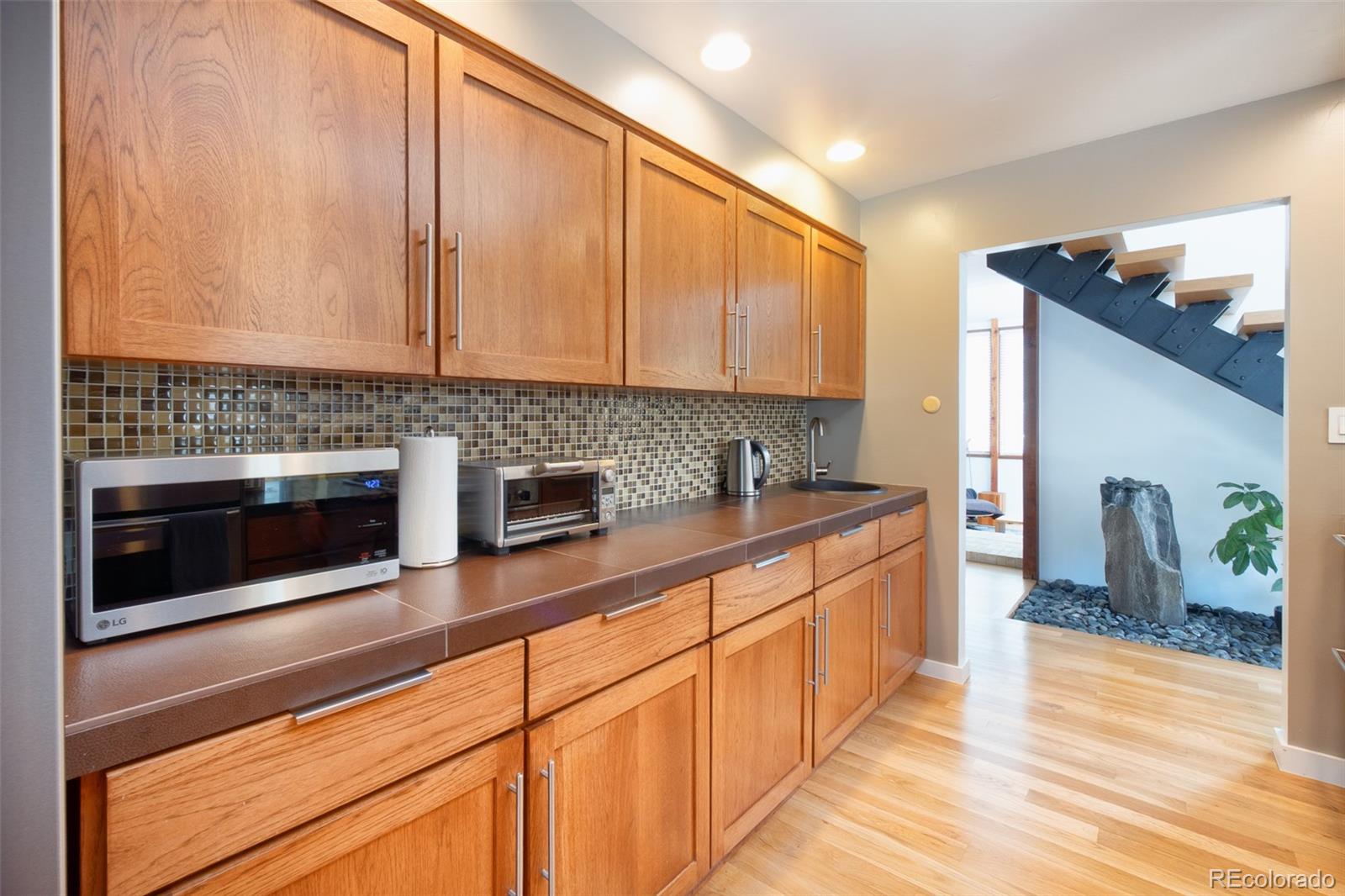 MLS Image #17 for 4049 s niagara way,denver, Colorado