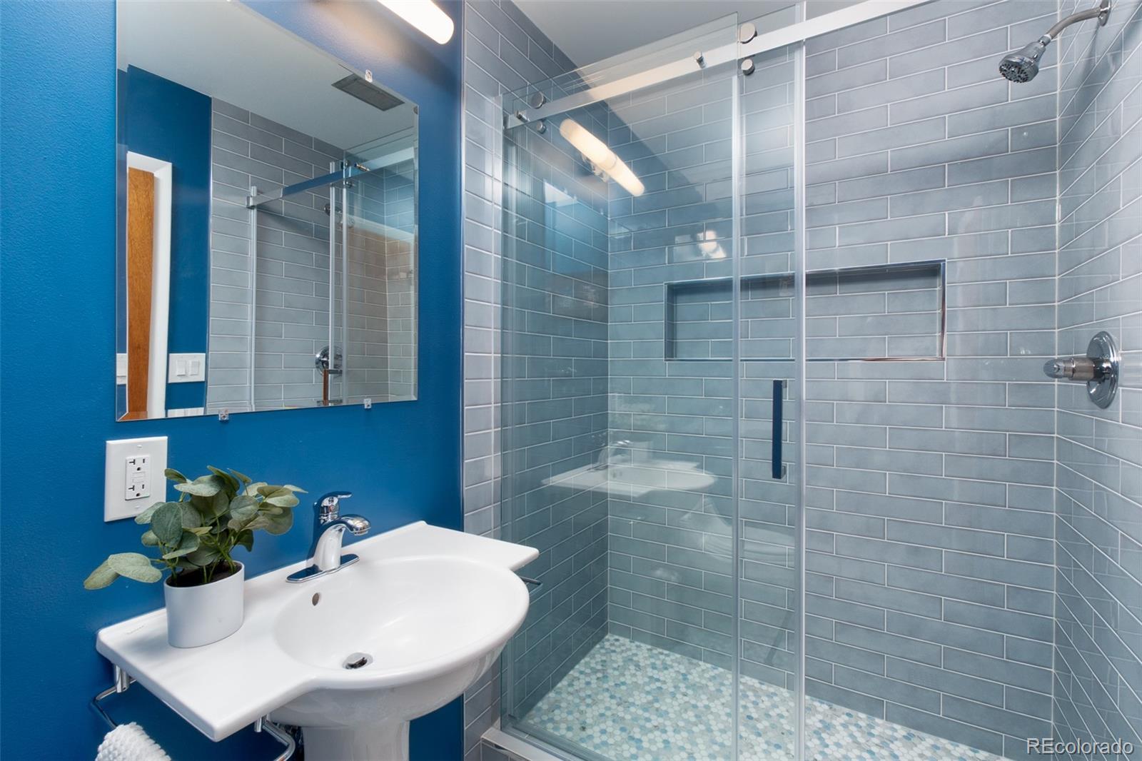 MLS Image #27 for 4049 s niagara way,denver, Colorado