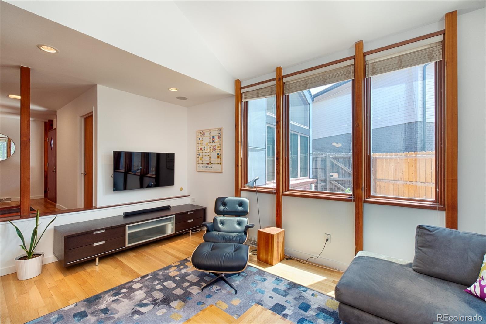 MLS Image #8 for 4049 s niagara way,denver, Colorado