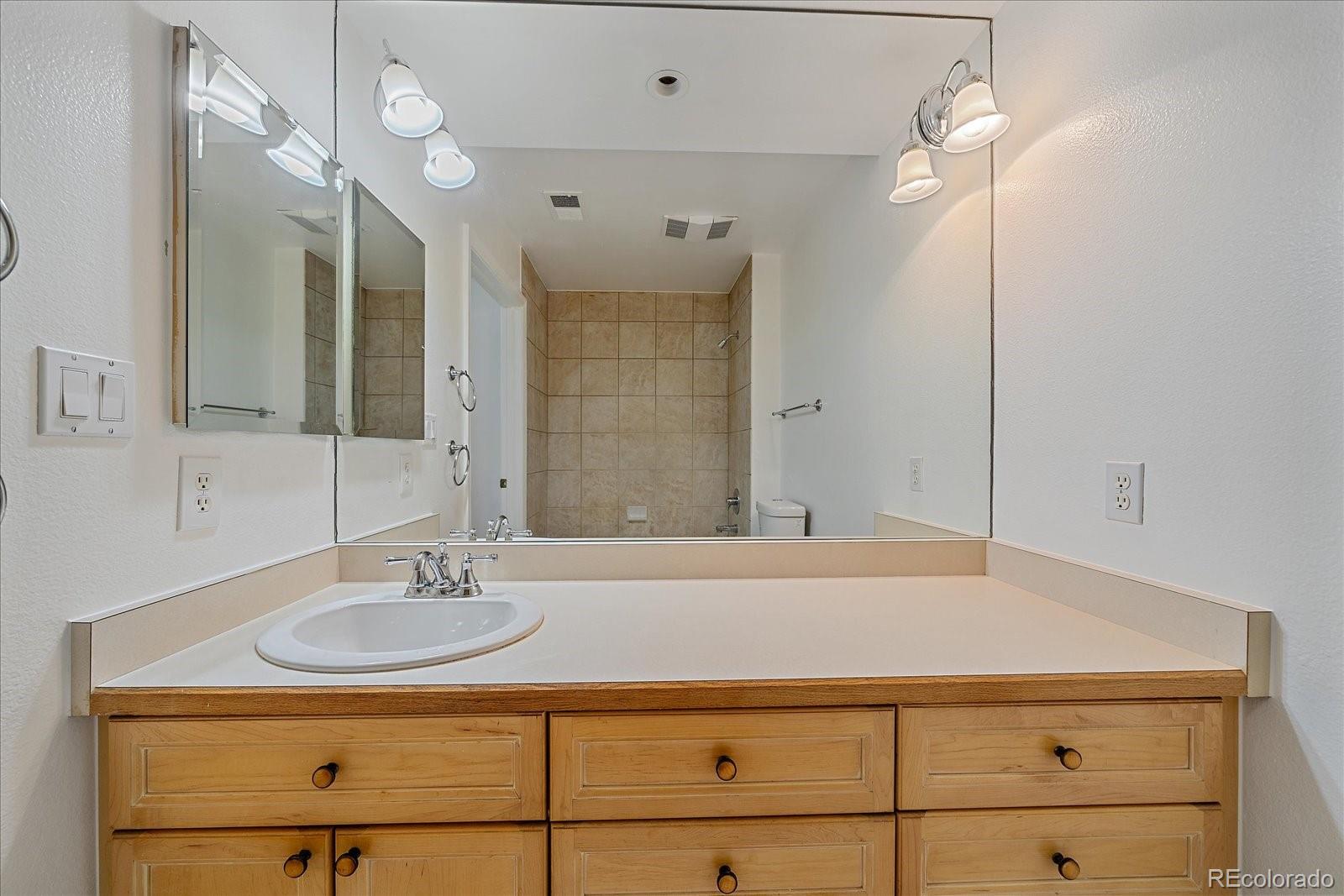 MLS Image #24 for 300  hudson street,denver, Colorado