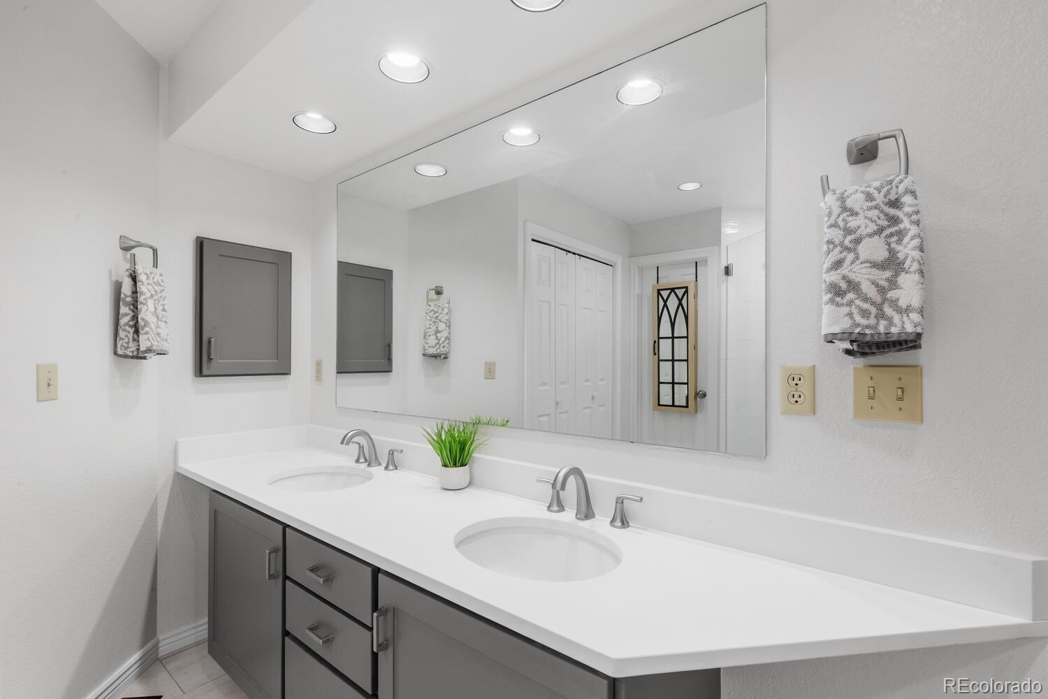 MLS Image #20 for 4841 s yukon street,denver, Colorado