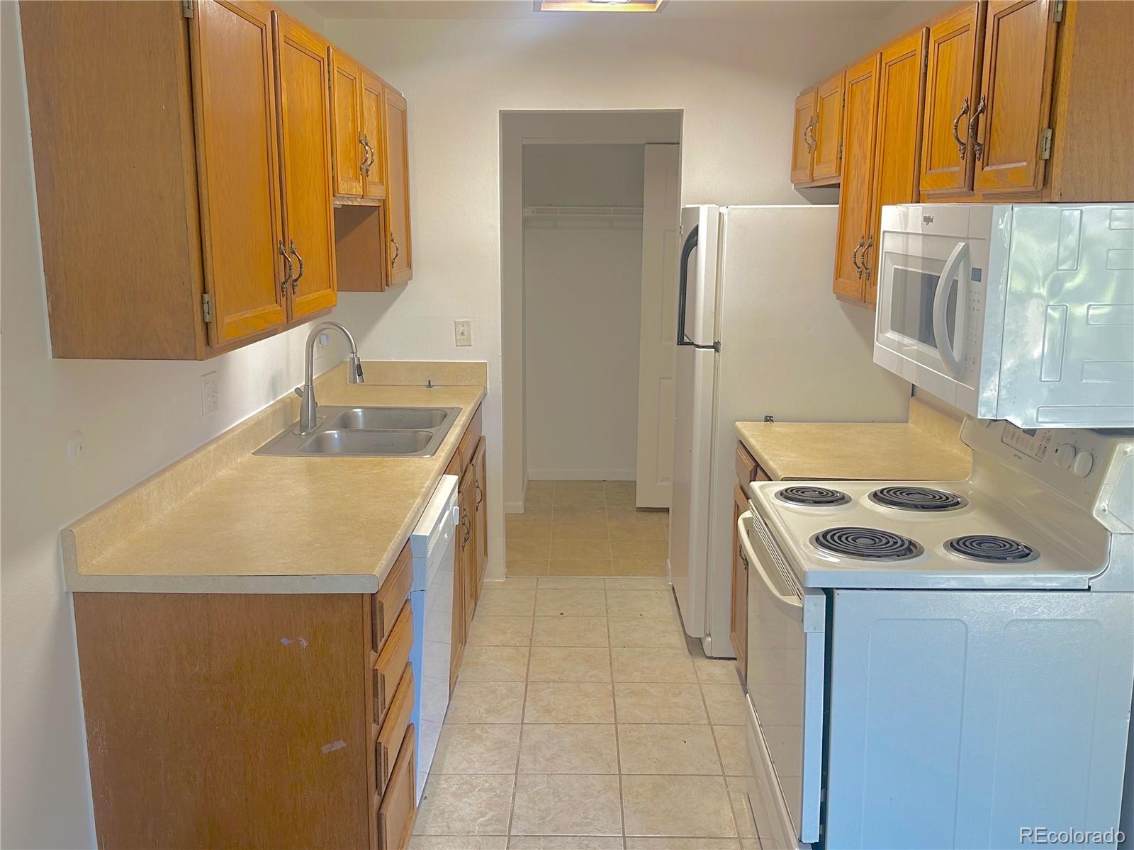 MLS Image #15 for 17381 e mansfield avenue,aurora, Colorado