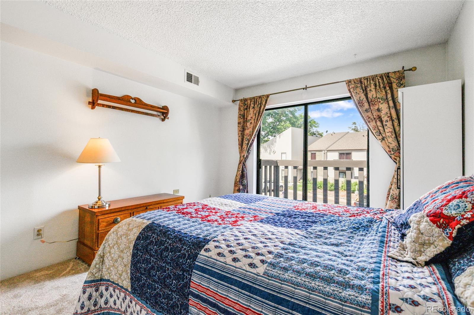MLS Image #11 for 3550 s harlan street,denver, Colorado