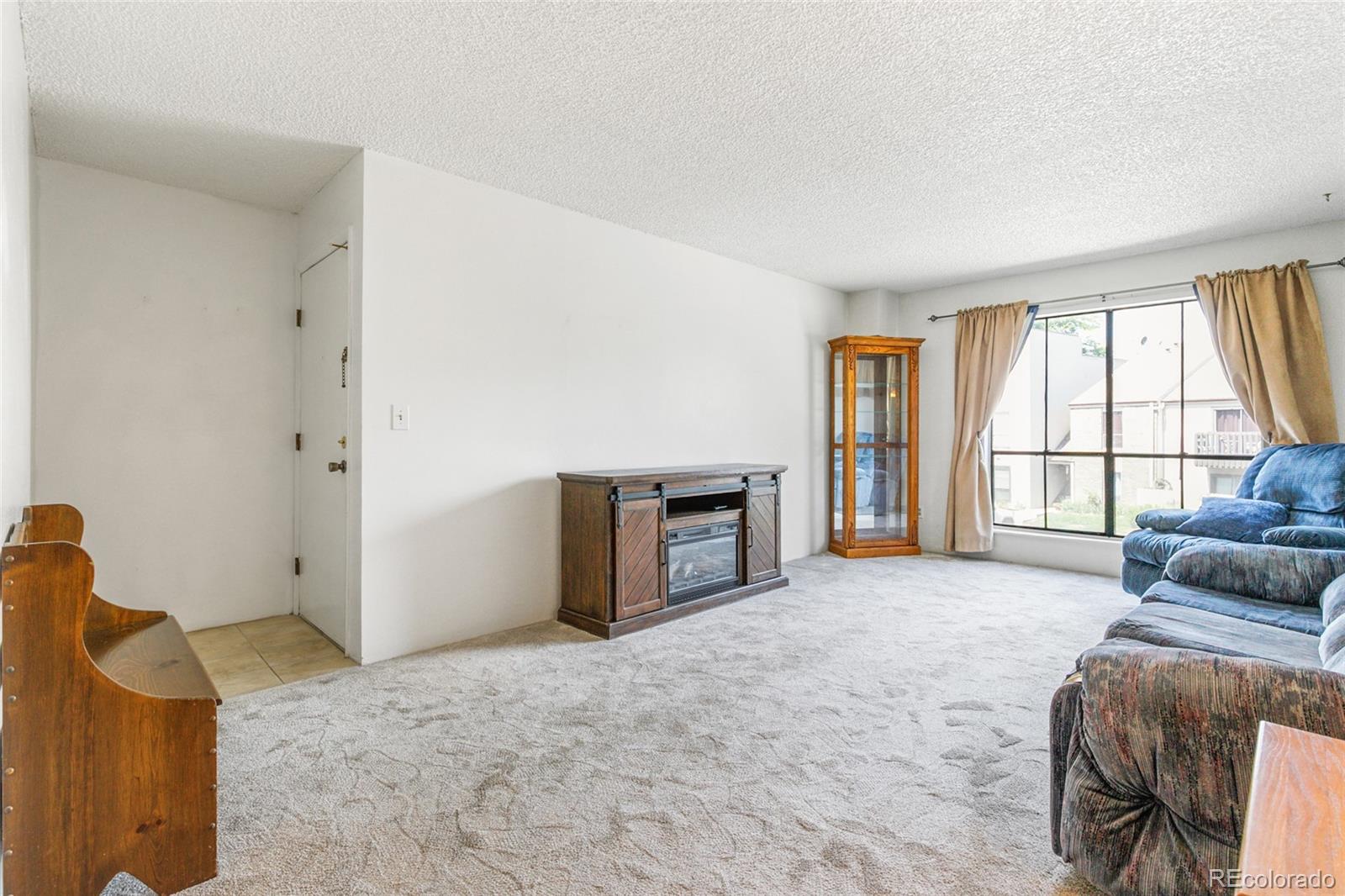 MLS Image #4 for 3550 s harlan street,denver, Colorado