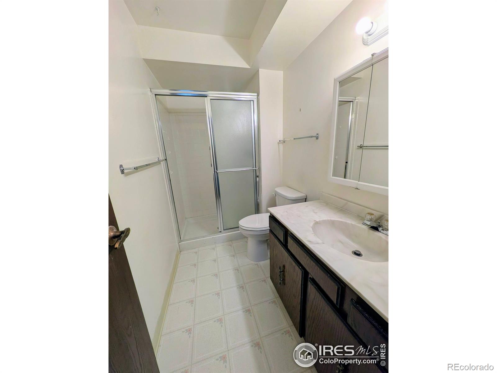MLS Image #5 for 7040 e girard avenue,denver, Colorado