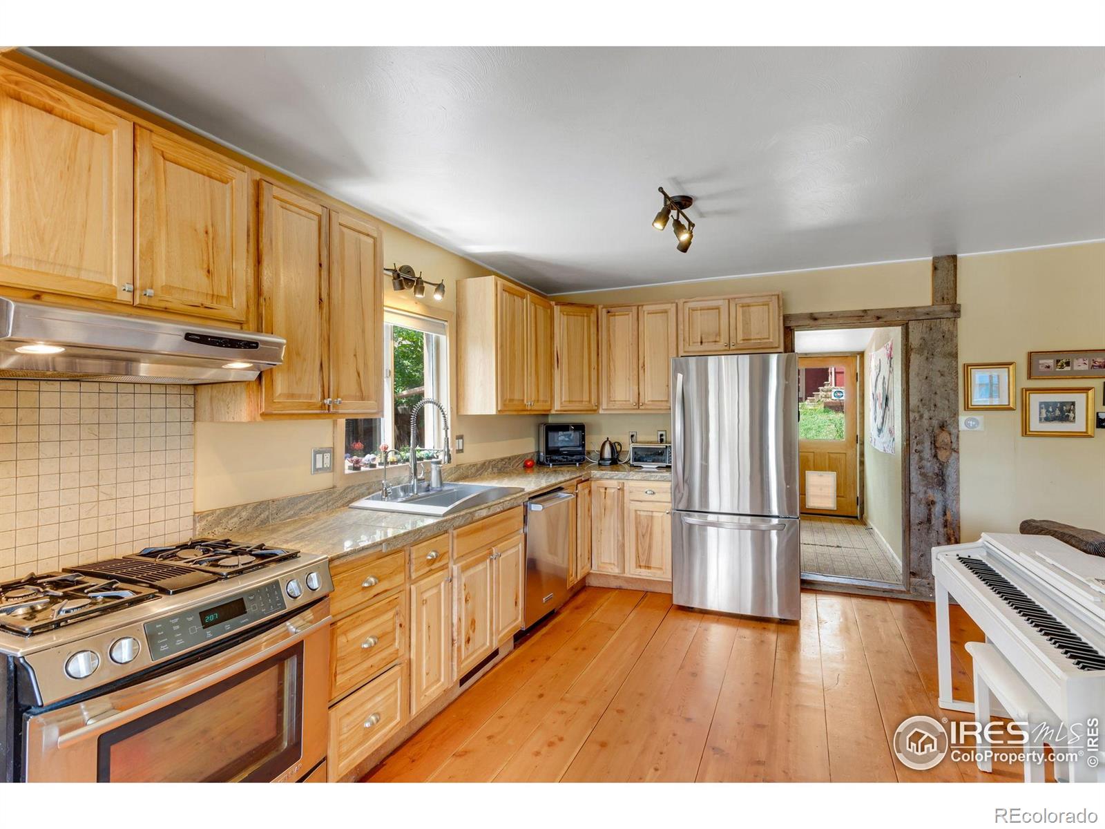 MLS Image #12 for 208  main street,lyons, Colorado