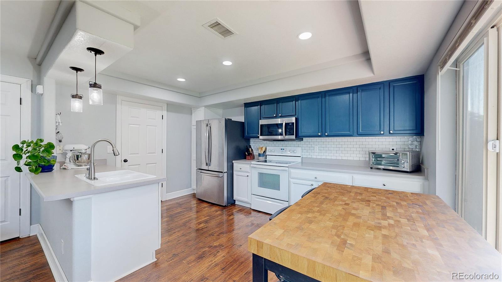 MLS Image #6 for 21570 e 40th place,denver, Colorado