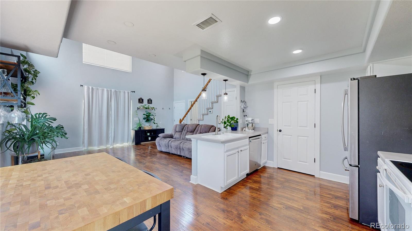 MLS Image #7 for 21570 e 40th place,denver, Colorado