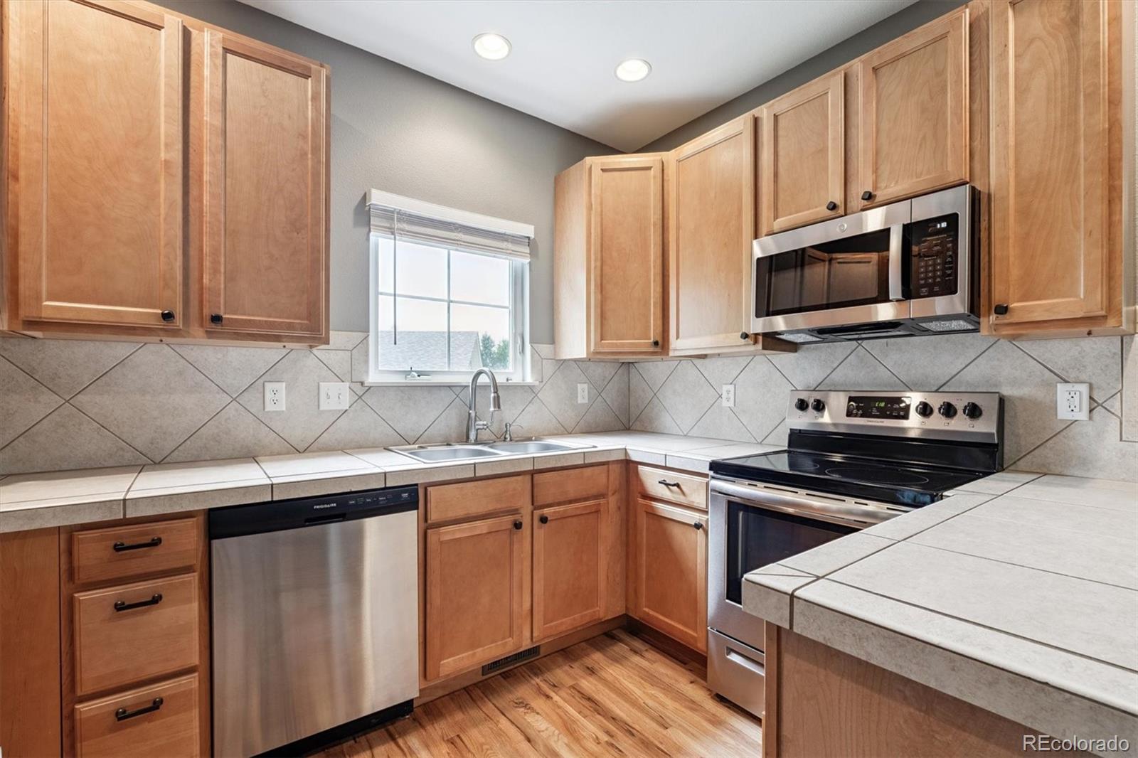 MLS Image #6 for 809  welch avenue,berthoud, Colorado
