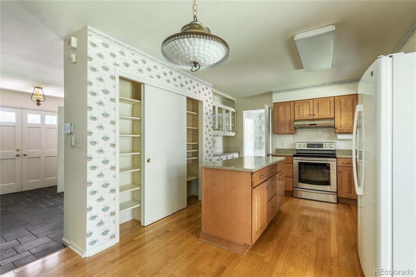 MLS Image #6 for 5429 w hinsdale avenue,littleton, Colorado