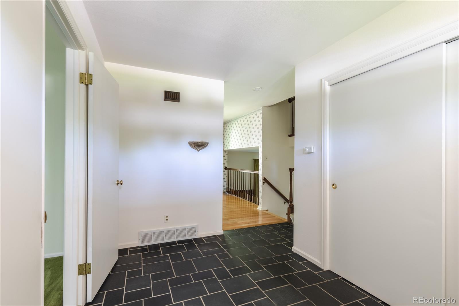MLS Image #9 for 5429 w hinsdale avenue,littleton, Colorado