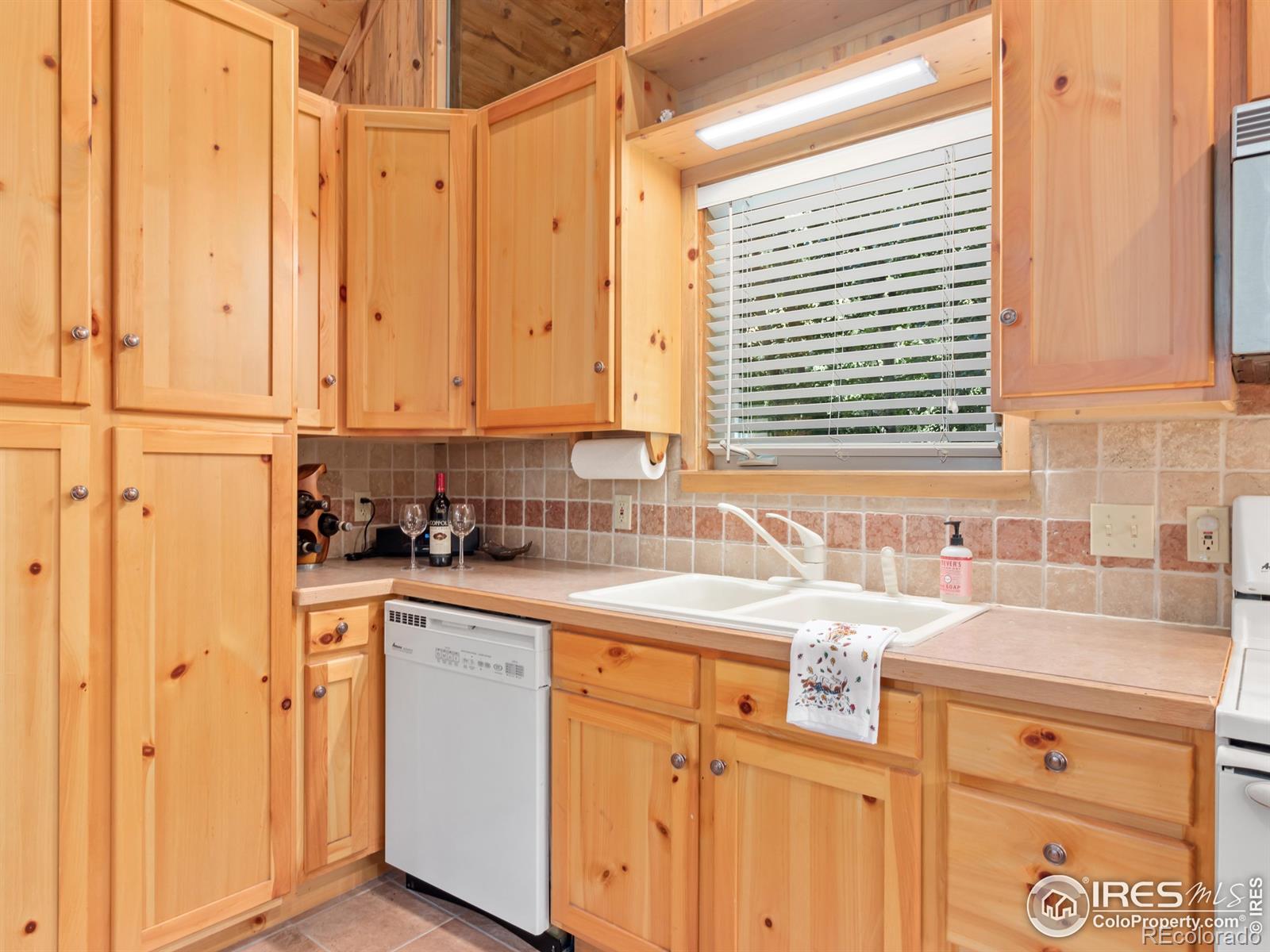 MLS Image #12 for 1035  streamside drive,glen haven, Colorado