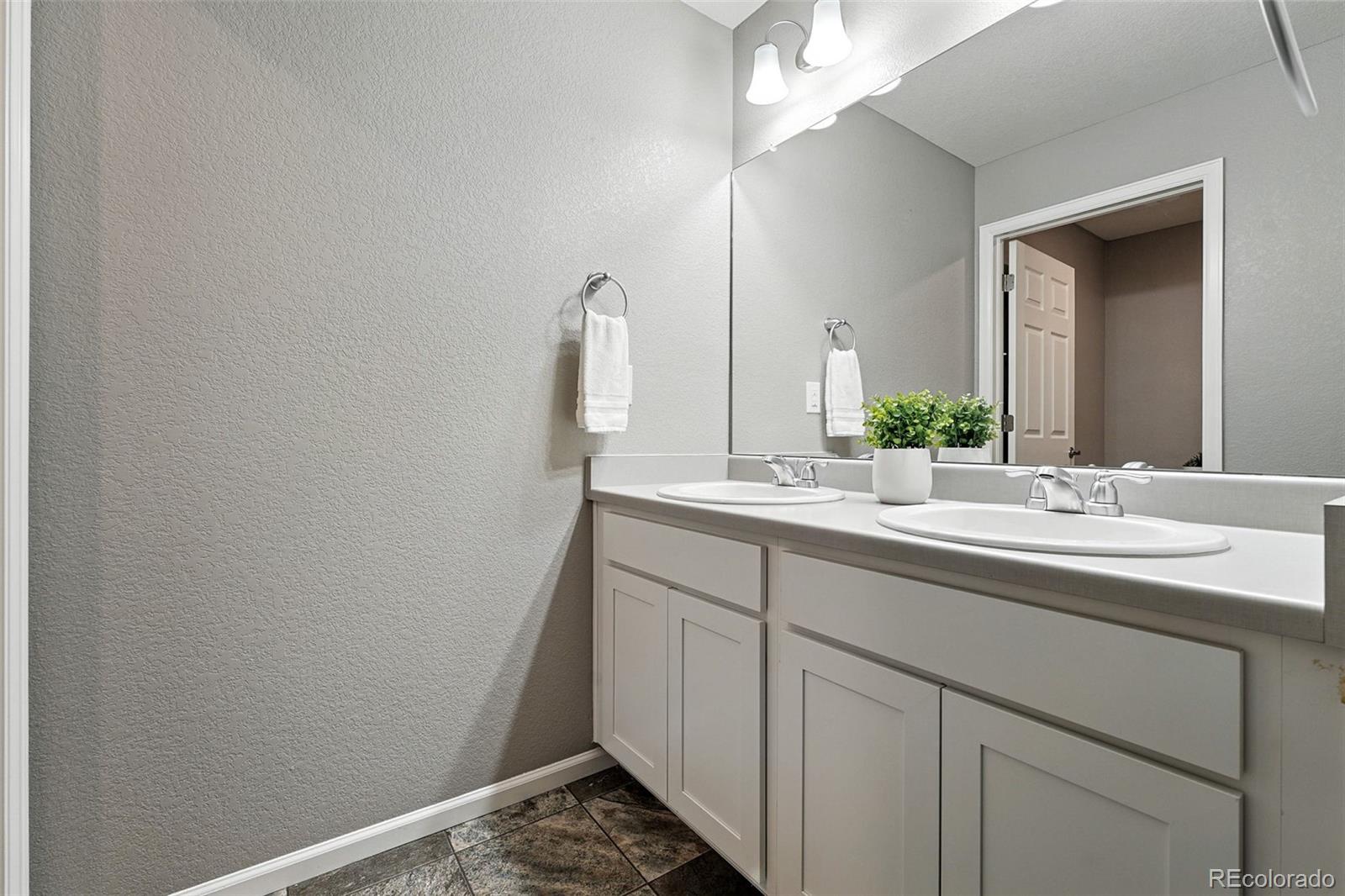 MLS Image #33 for 4439 s valdai way,aurora, Colorado