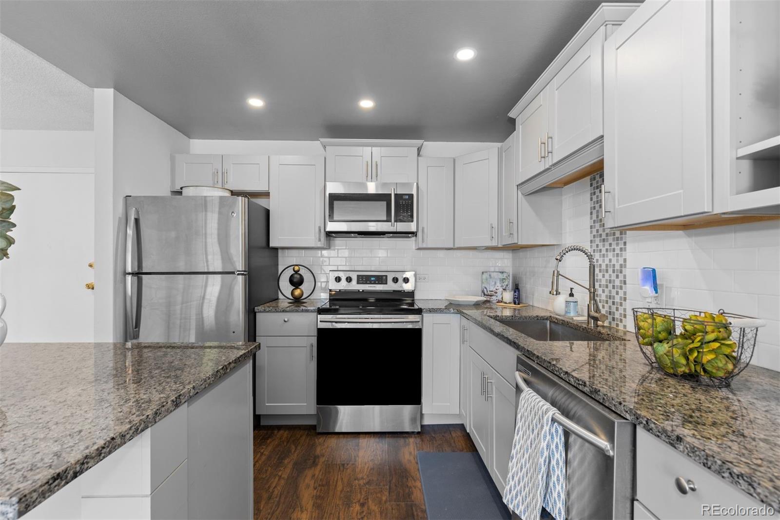 MLS Image #7 for 610 s clinton street,denver, Colorado