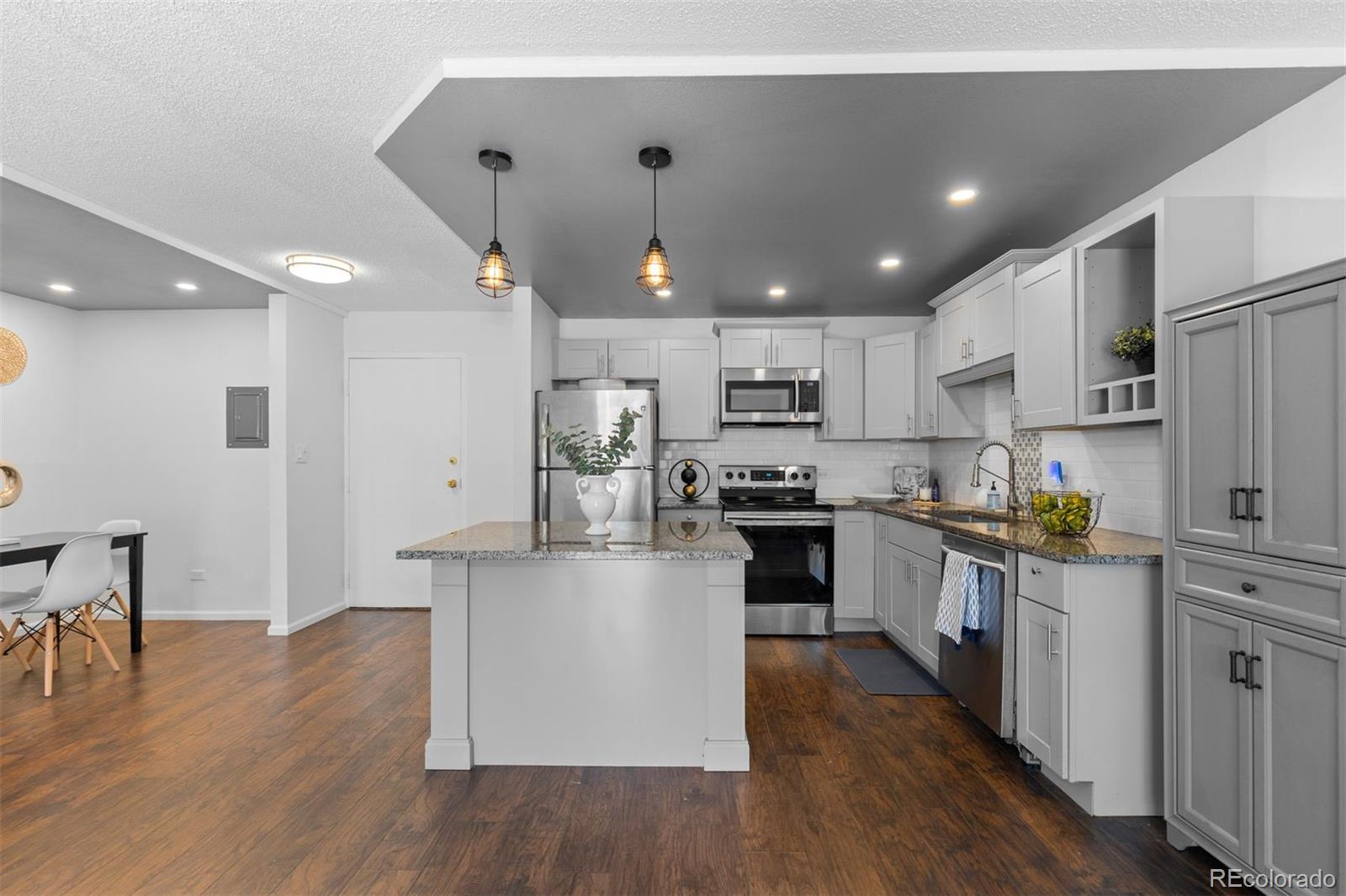 MLS Image #8 for 610 s clinton street,denver, Colorado