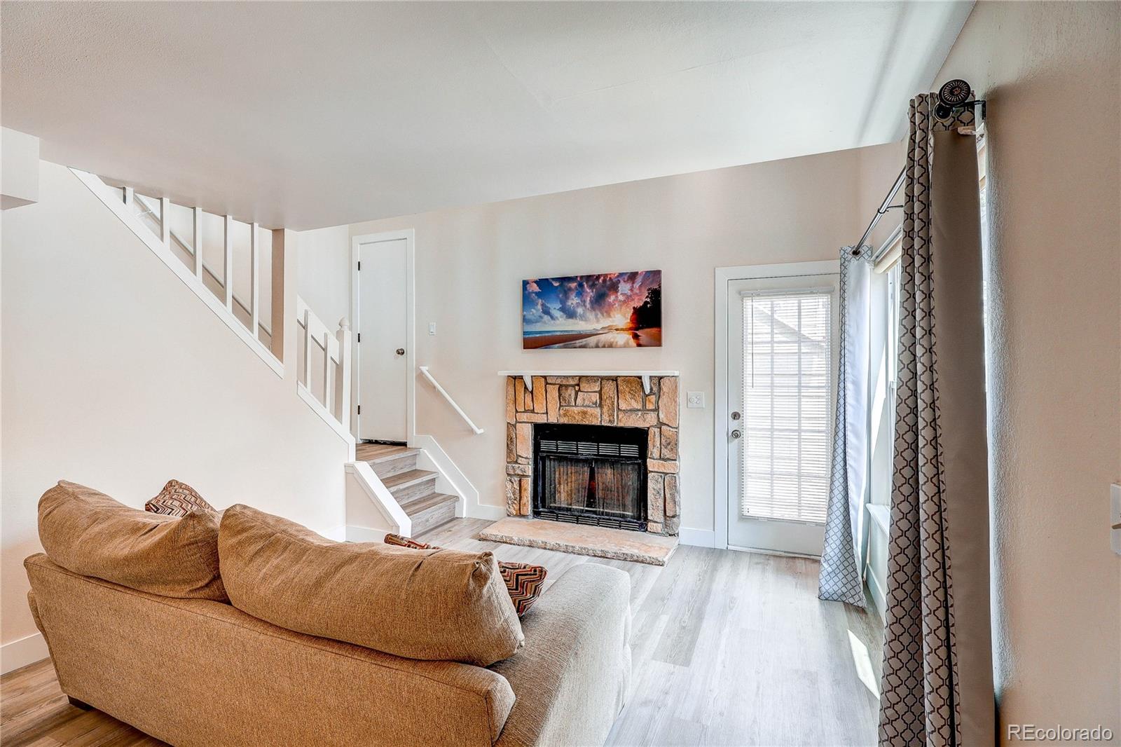 MLS Image #3 for 919 s dawson way,aurora, Colorado