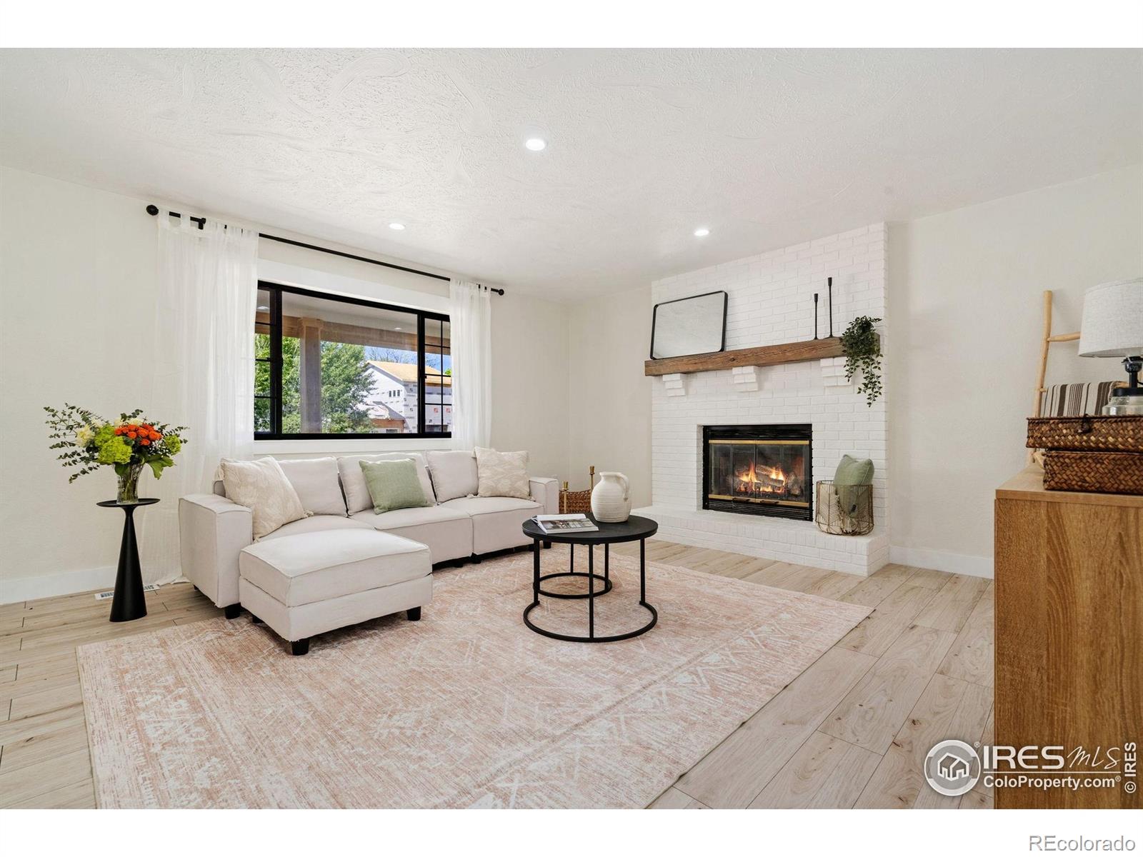 MLS Image #5 for 1508  rancho way,loveland, Colorado