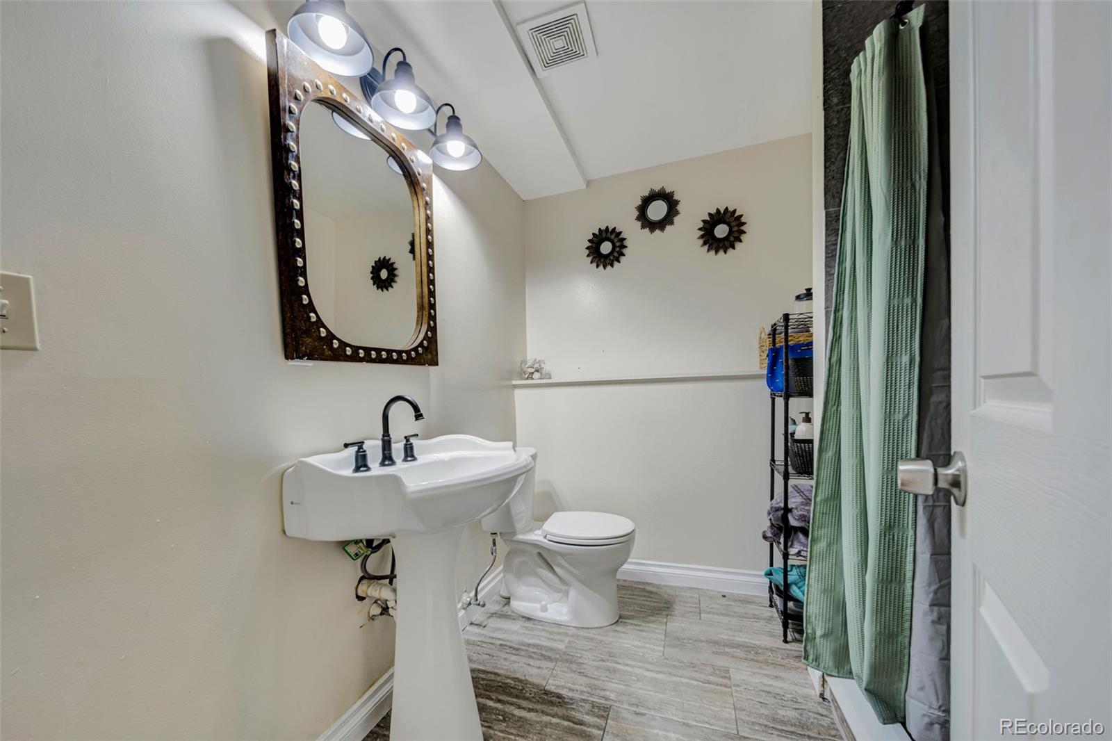 MLS Image #12 for 14601 e elk place,denver, Colorado
