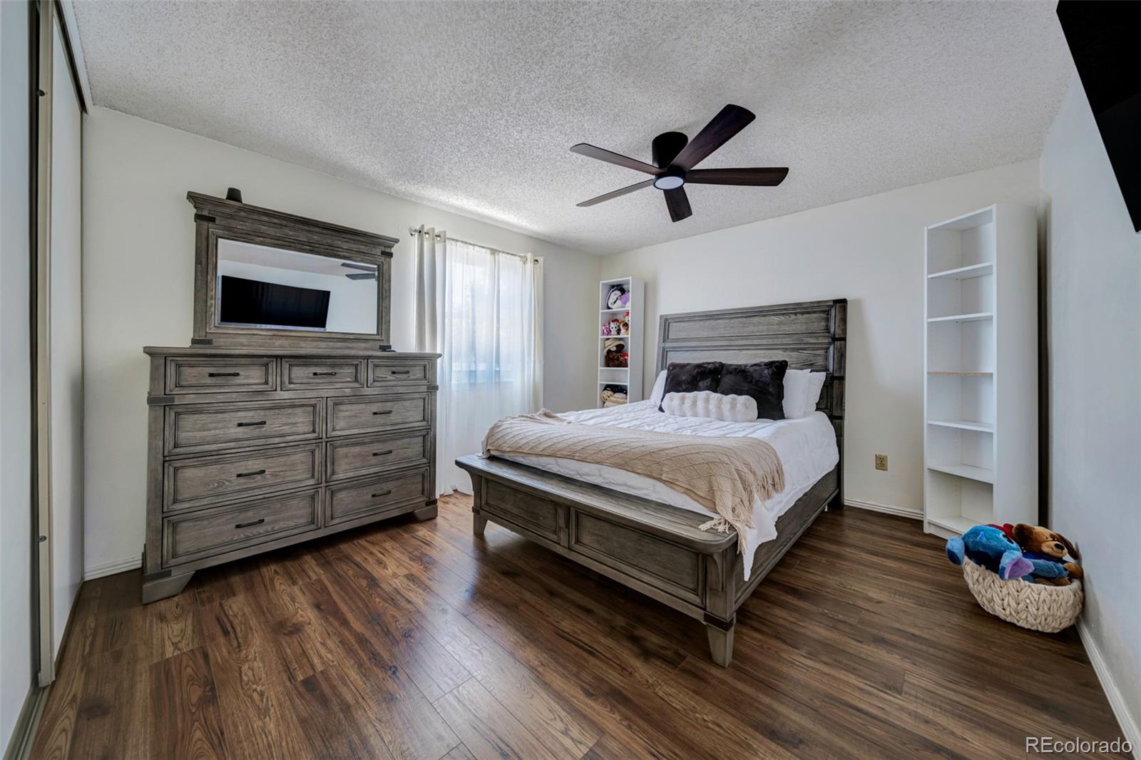 MLS Image #8 for 14601 e elk place,denver, Colorado