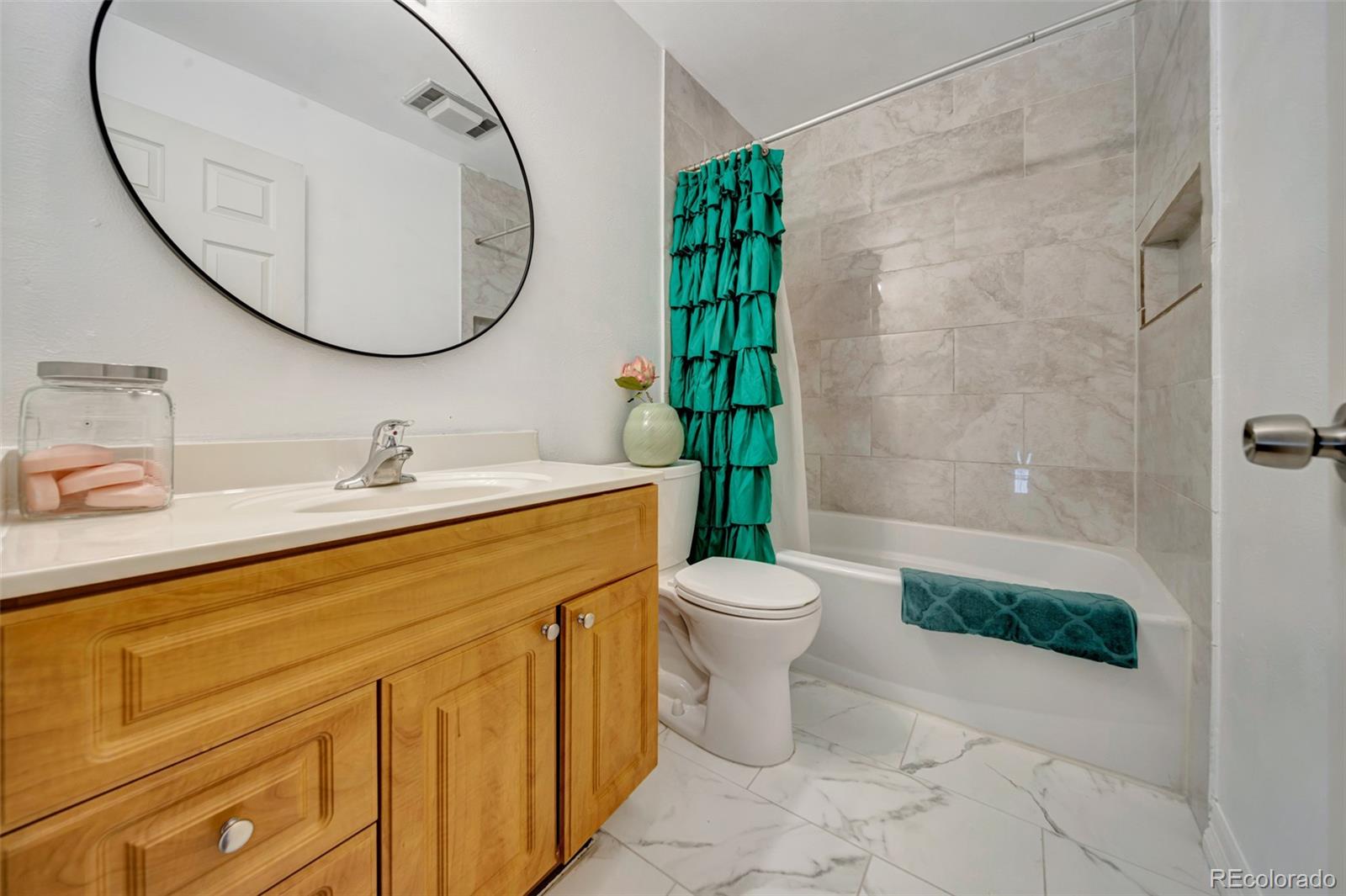MLS Image #9 for 14601 e elk place,denver, Colorado