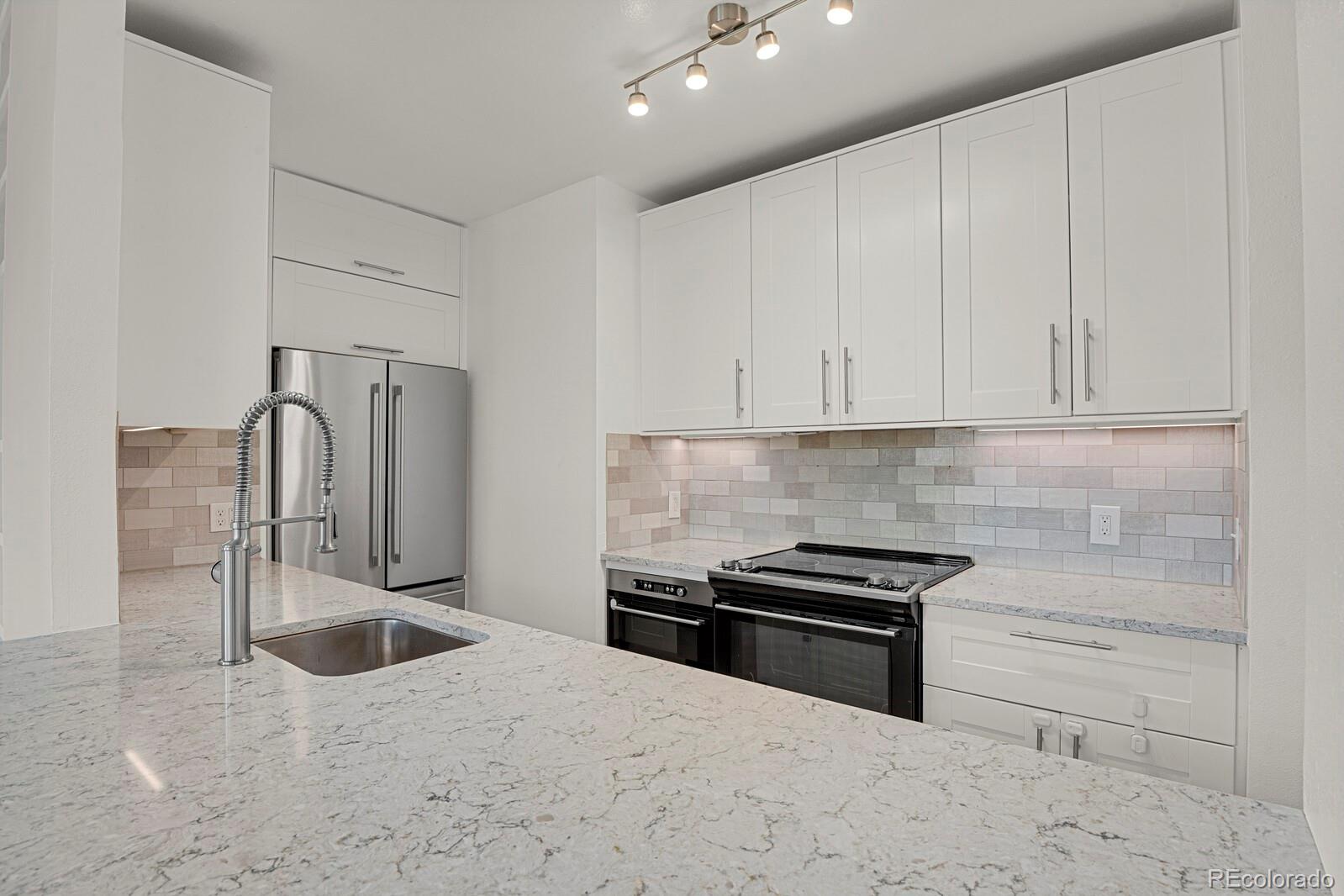 MLS Image #4 for 505 e 24th street,denver, Colorado