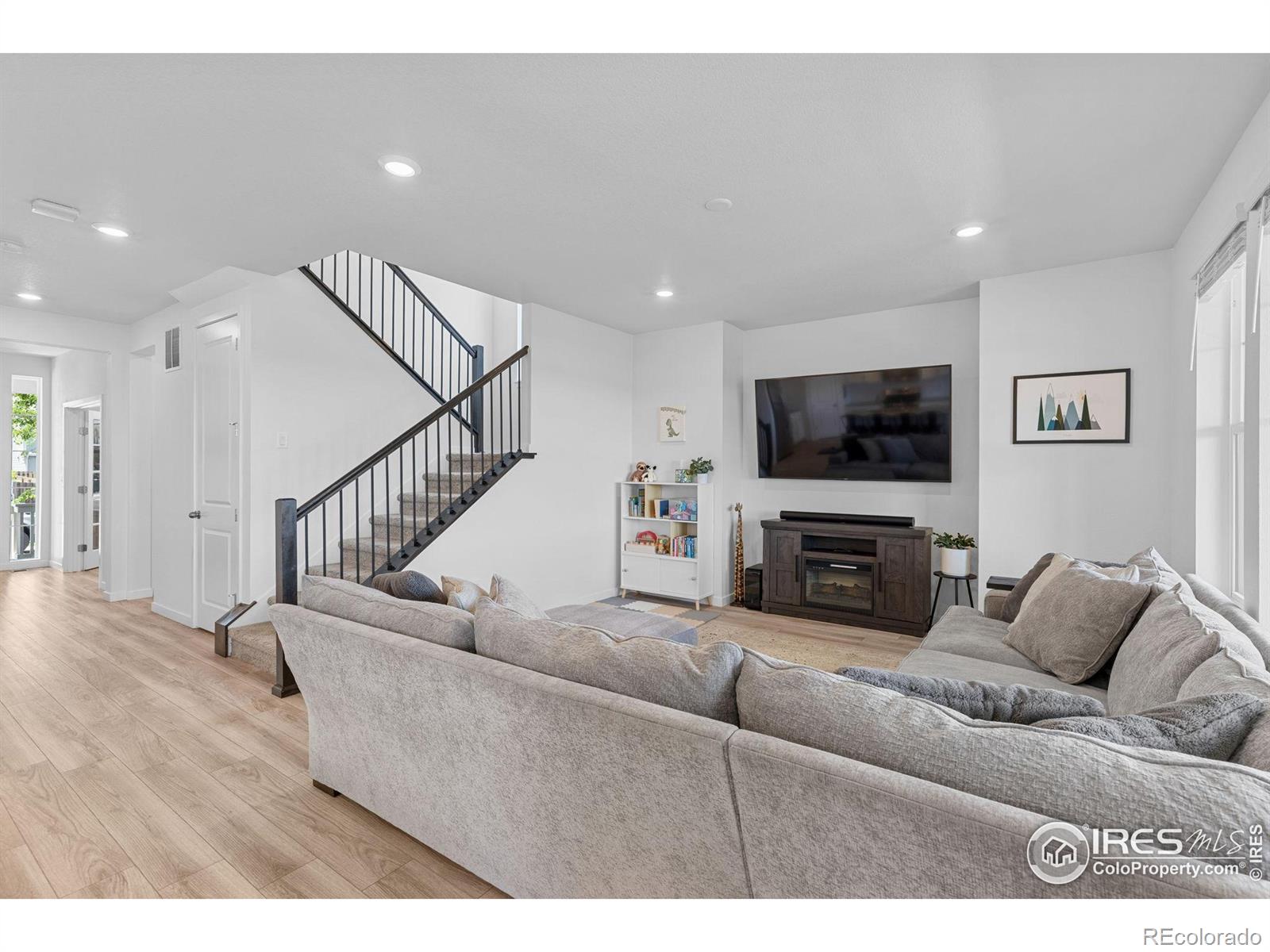 MLS Image #11 for 10932  xanadu street,commerce city, Colorado