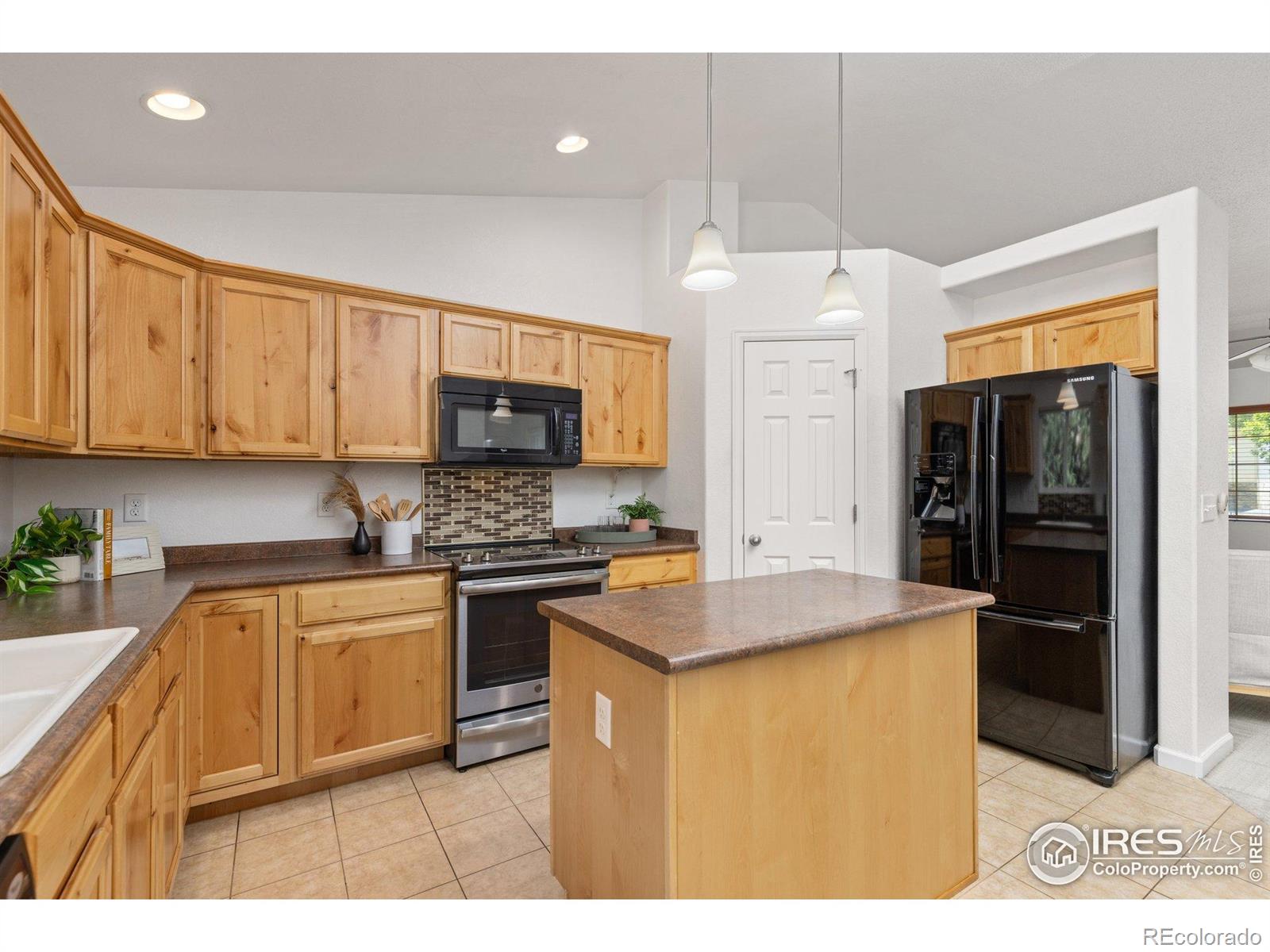 MLS Image #10 for 2336  sopris circle,loveland, Colorado