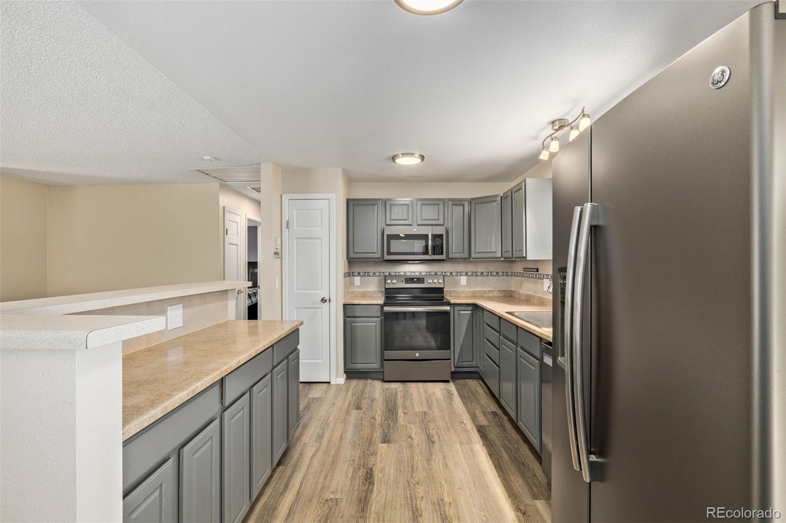 MLS Image #14 for 1394 s zeno street,aurora, Colorado