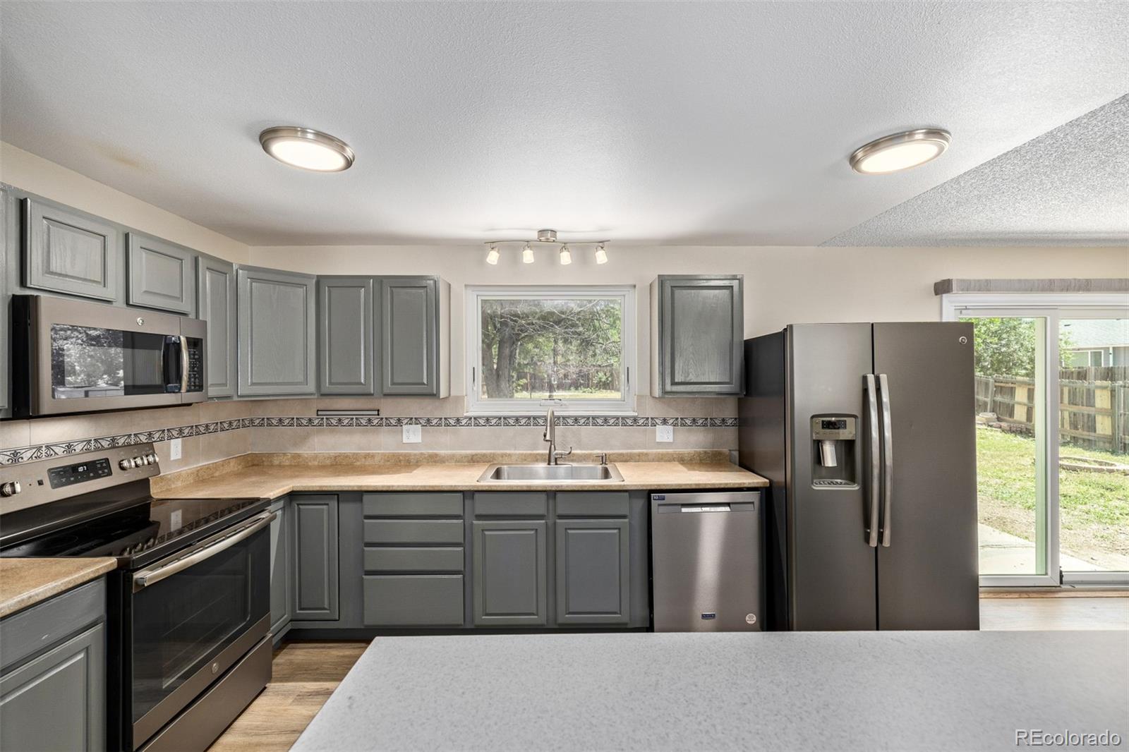 MLS Image #17 for 1394 s zeno street,aurora, Colorado