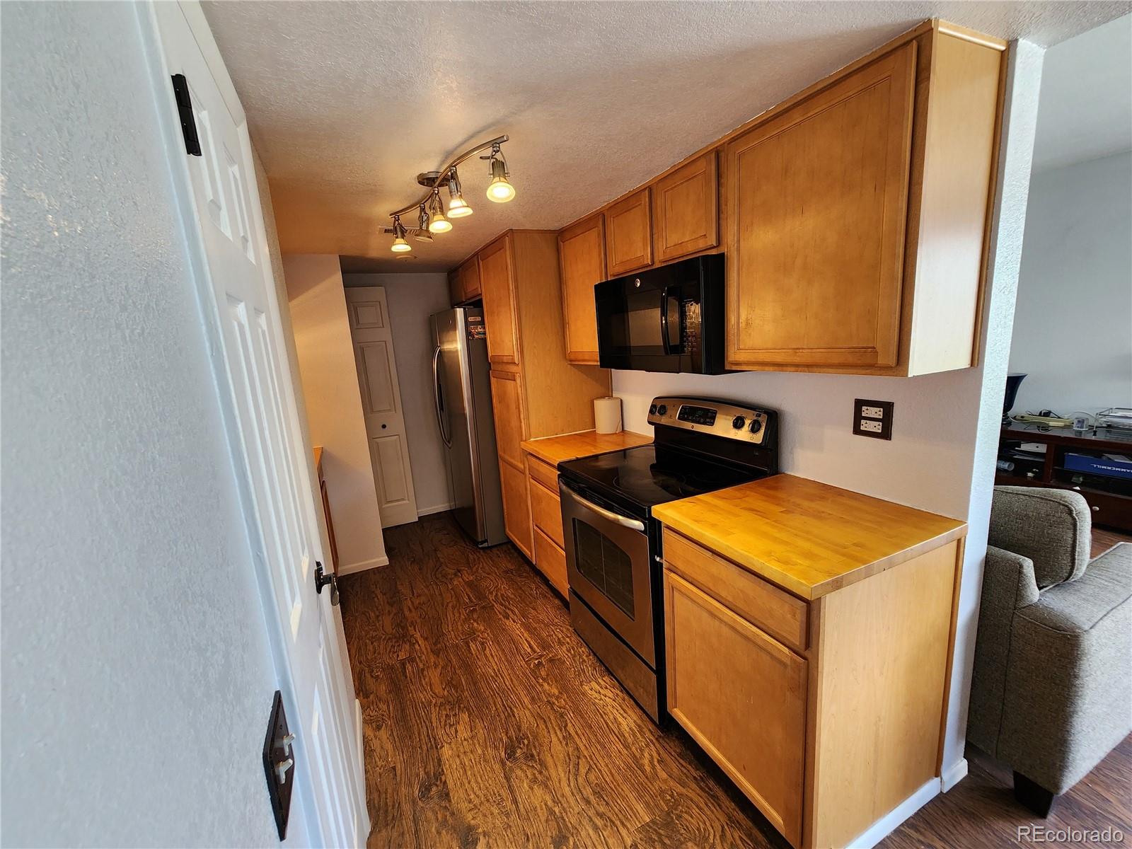 MLS Image #4 for 3354 s flower street,lakewood, Colorado