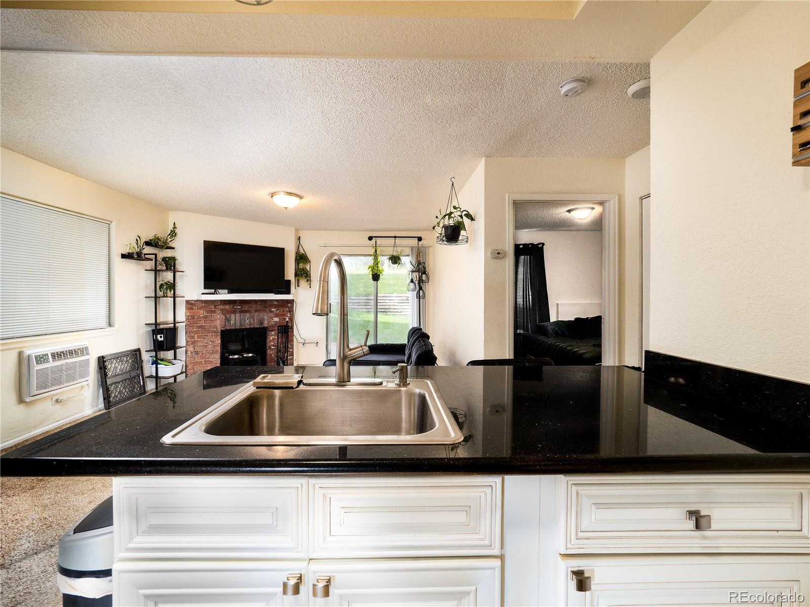 MLS Image #7 for 14590 e 2nd avenue,aurora, Colorado