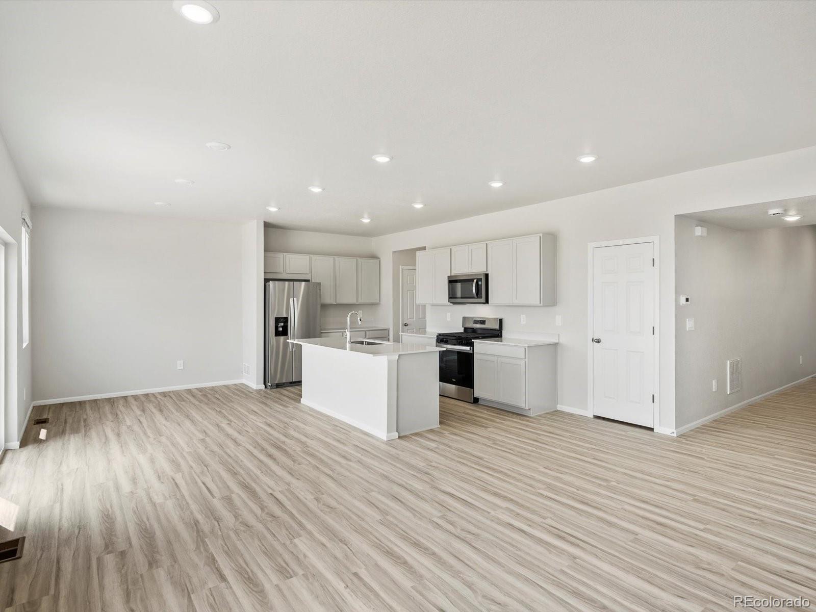 MLS Image #4 for 536  97th avenue,greeley, Colorado