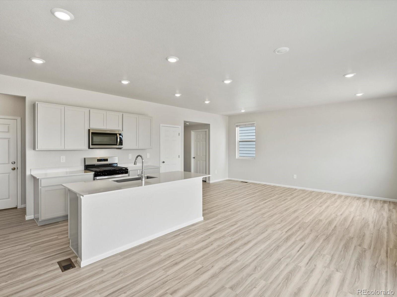 MLS Image #5 for 536  97th avenue,greeley, Colorado