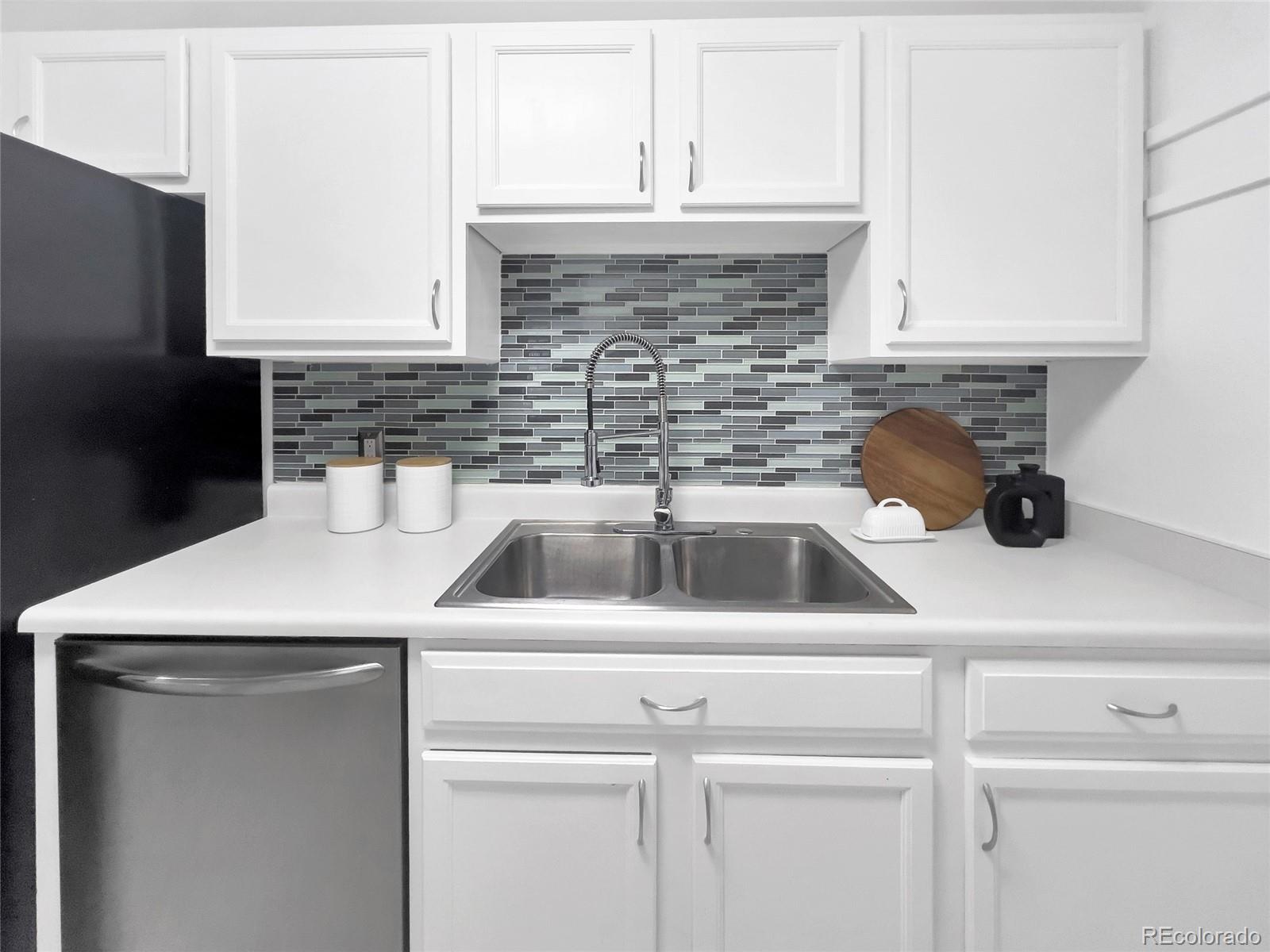MLS Image #5 for 13087 w cedar drive,lakewood, Colorado