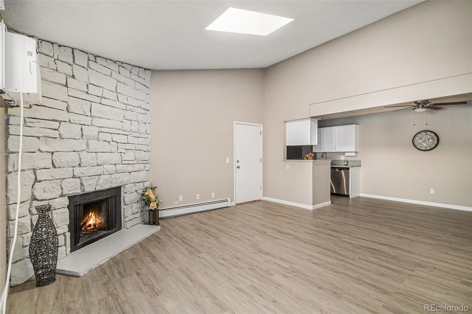 MLS Image #4 for 10150 e virginia avenue,denver, Colorado