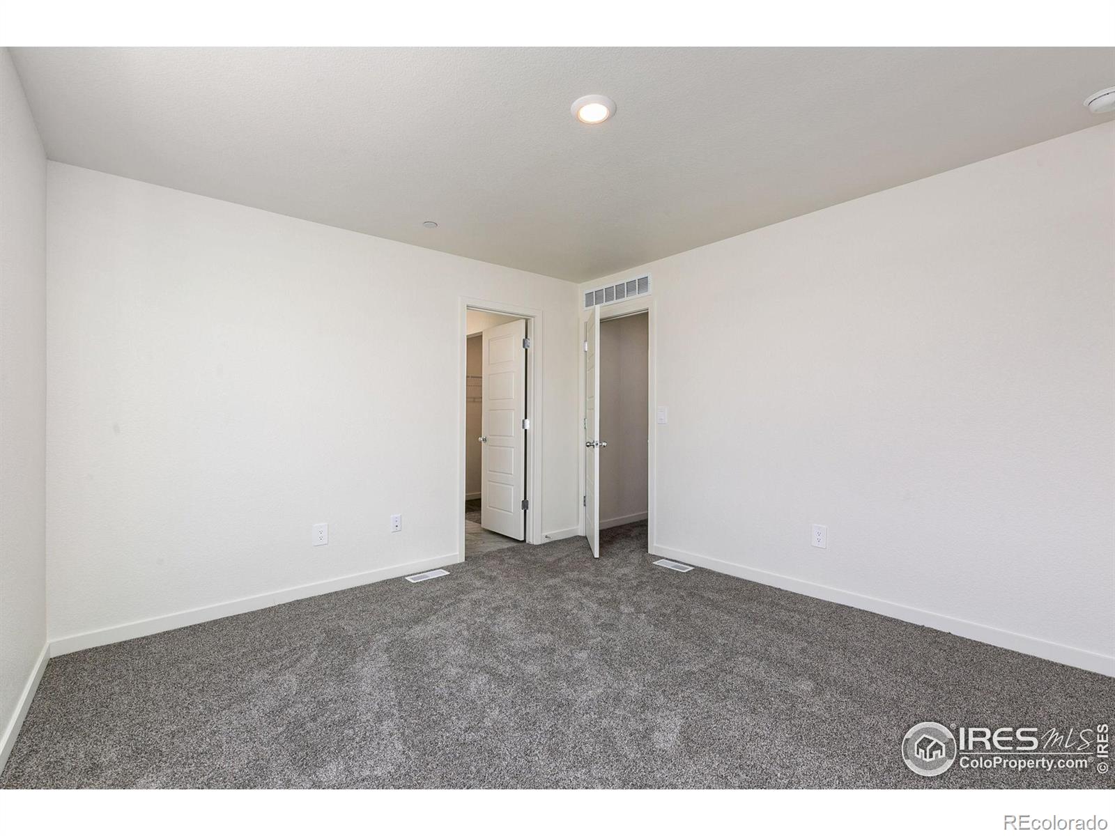 MLS Image #4 for 417  condor way,johnstown, Colorado
