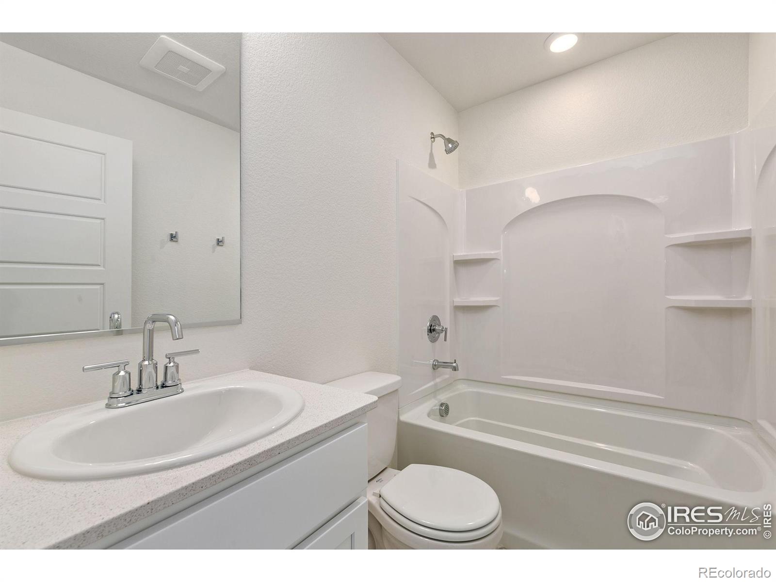 MLS Image #8 for 417  condor way,johnstown, Colorado