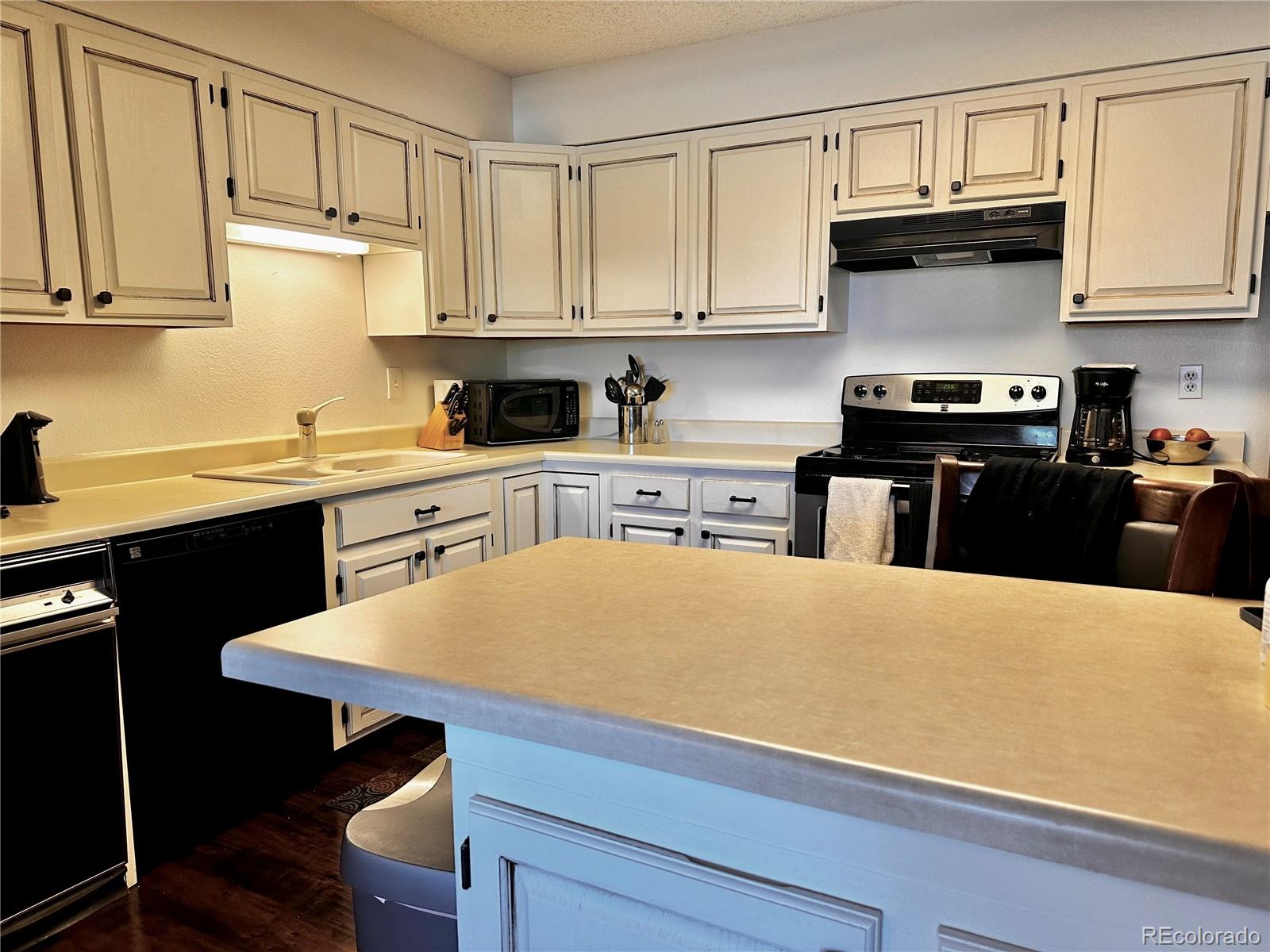 MLS Image #3 for 12565  sheridan boulevard,broomfield, Colorado
