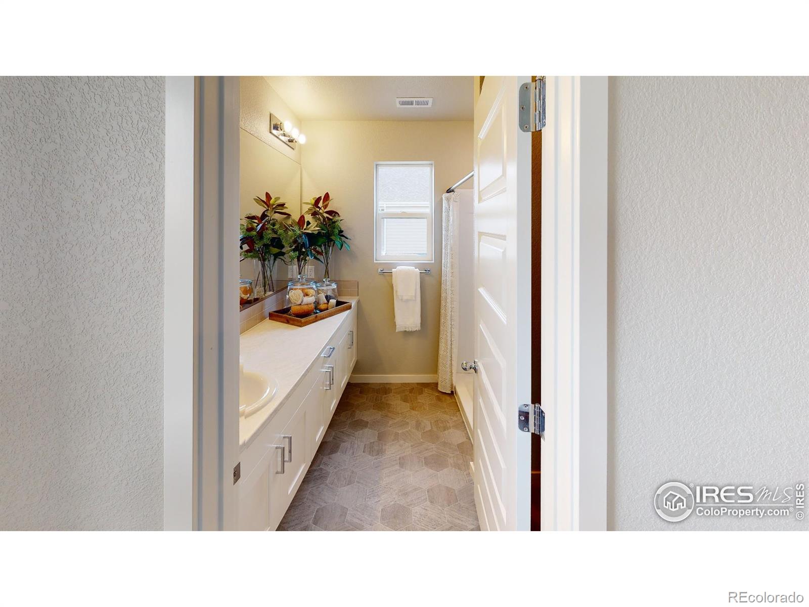 MLS Image #13 for 450  lexi lane,hudson, Colorado