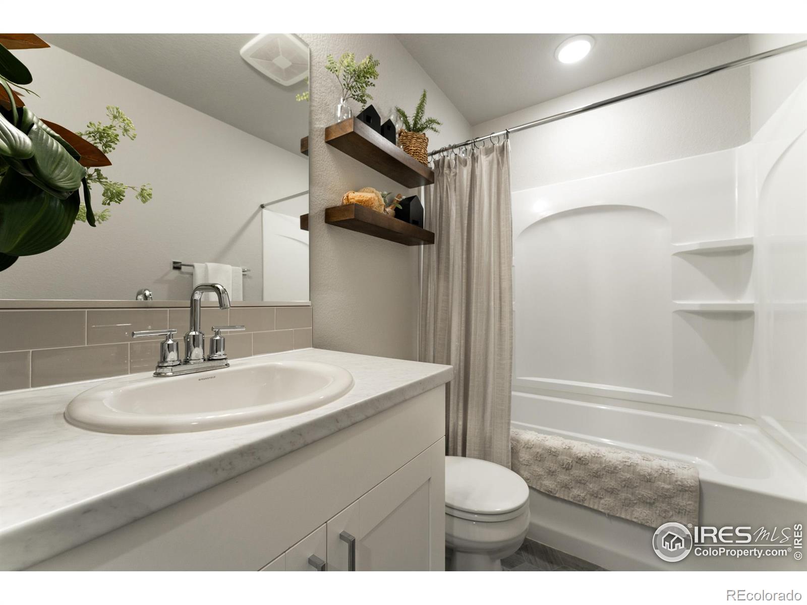 MLS Image #9 for 450  lexi lane,hudson, Colorado