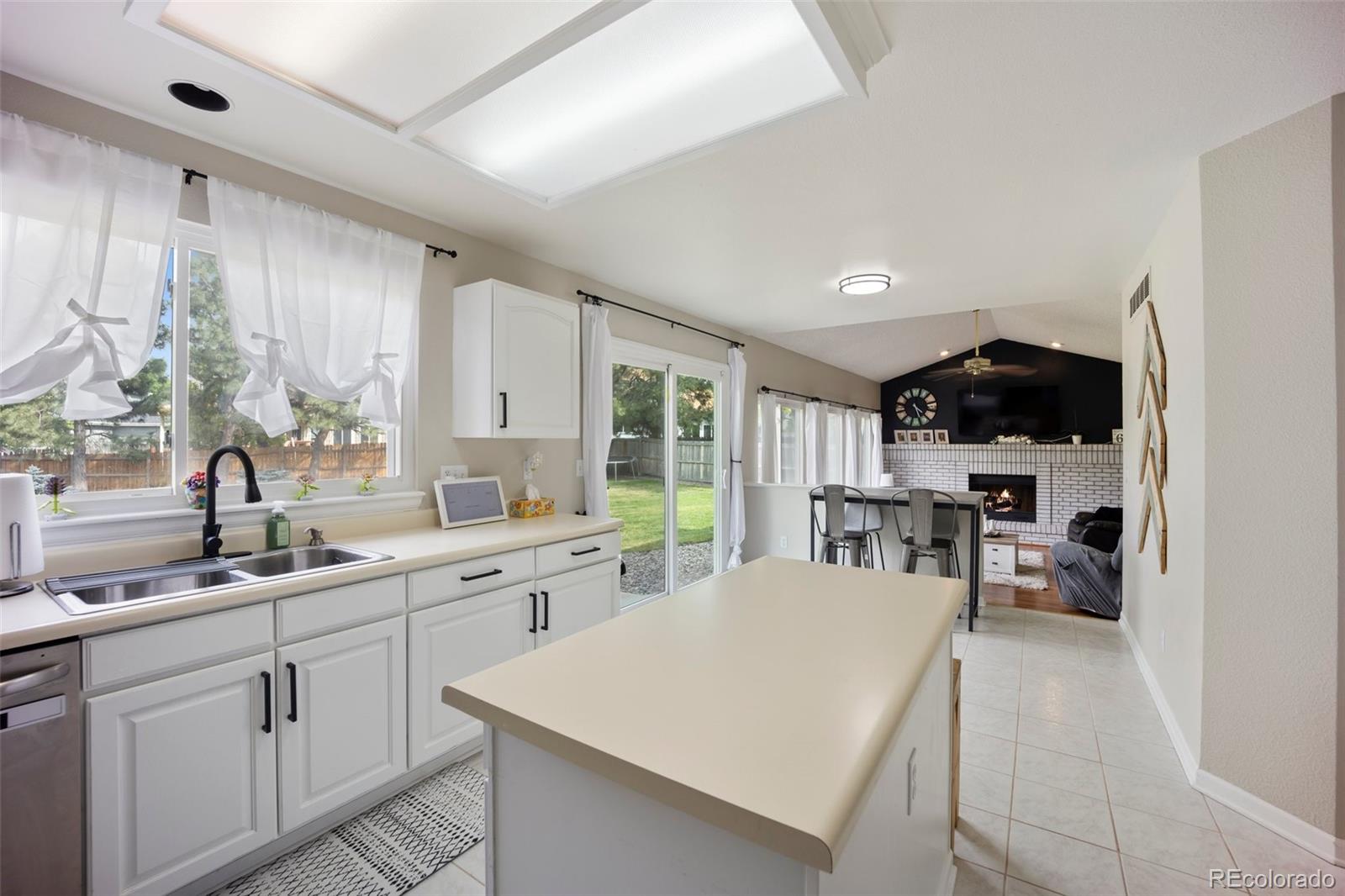 MLS Image #13 for 5552 s lisbon lane,centennial, Colorado